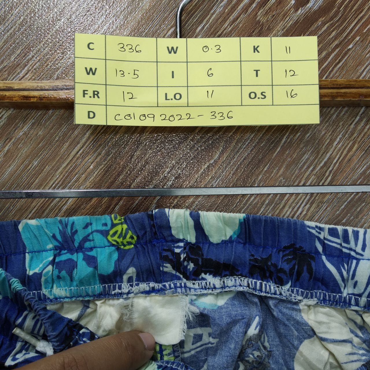 Vintage Vintage Shorts Flower Surf Hawaii Short Drawstring Pant Size US 30 / EU 46 - 6 Thumbnail
