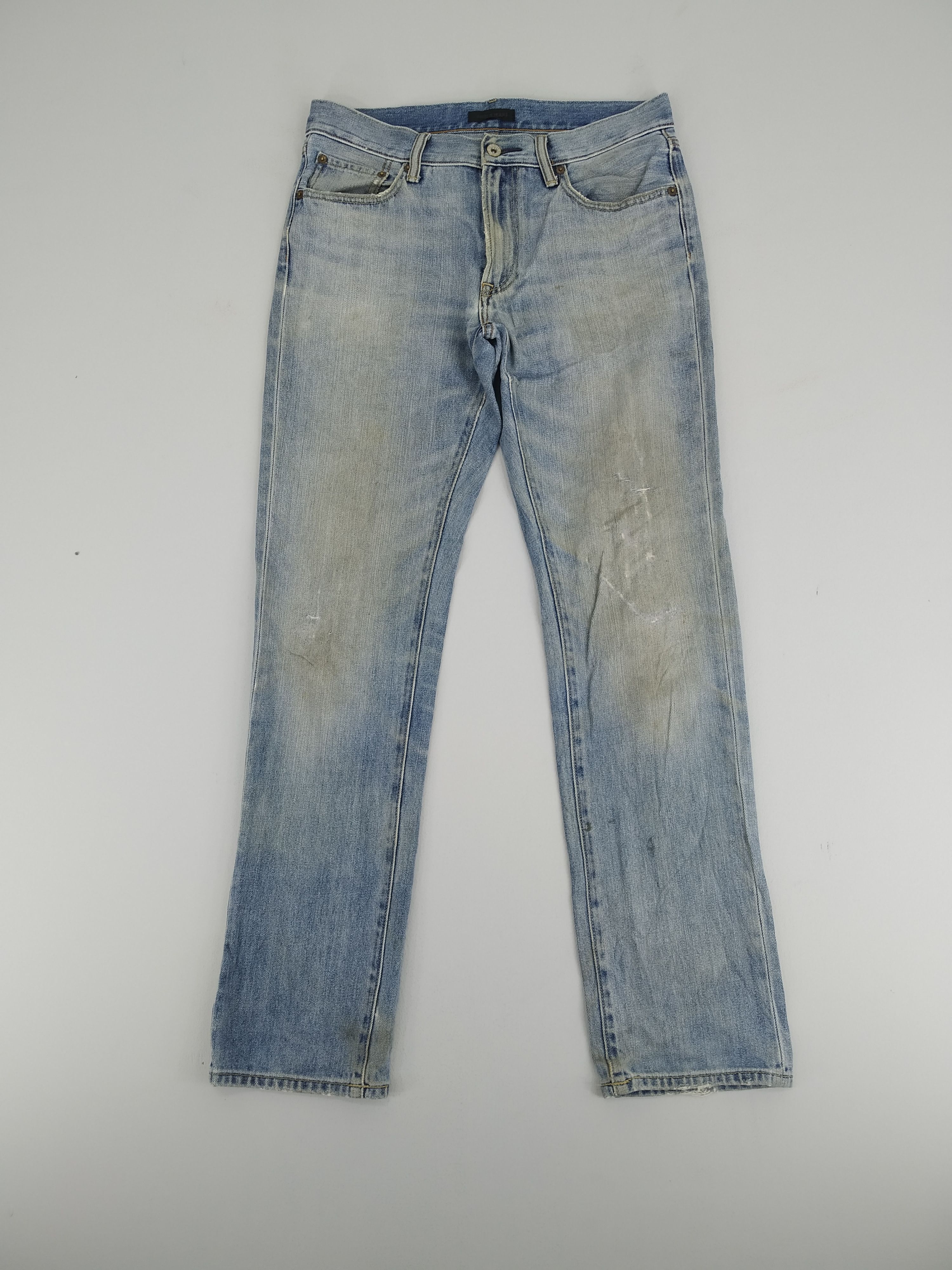 image of Distressed Denim x Uniqlo W32 Uniqlo Dirty Stone Wash Denim Jeans Uniqlo Jeans in Blue Stone Wash