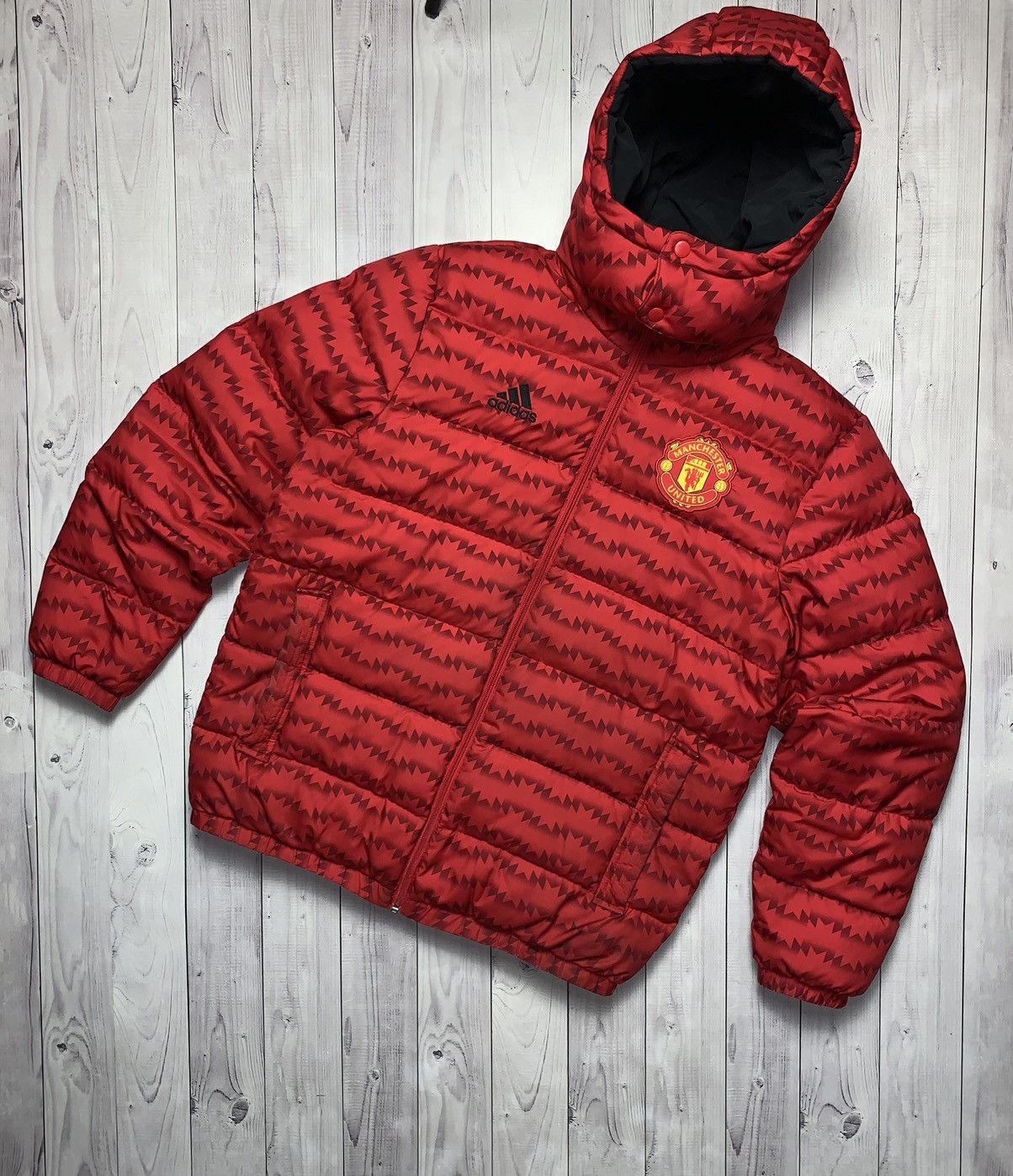 Adidas Manchester United Down jacket monogram adidas size M rare Size US M / EU 48-50 / 2 - 1 Thumbnail