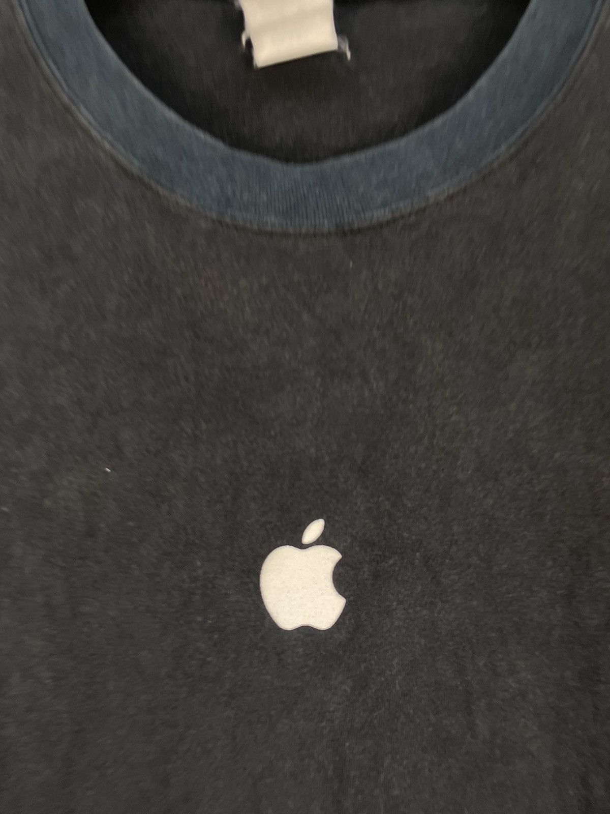 Apple Vintage Y2K Apple t shirt Size US L / EU 52-54 / 3 - 4 Thumbnail