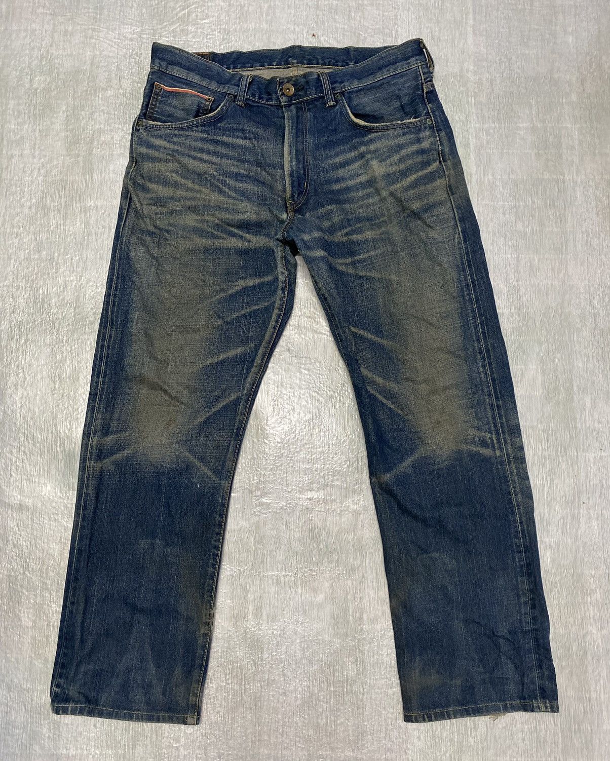 Distressed Denim × Levi