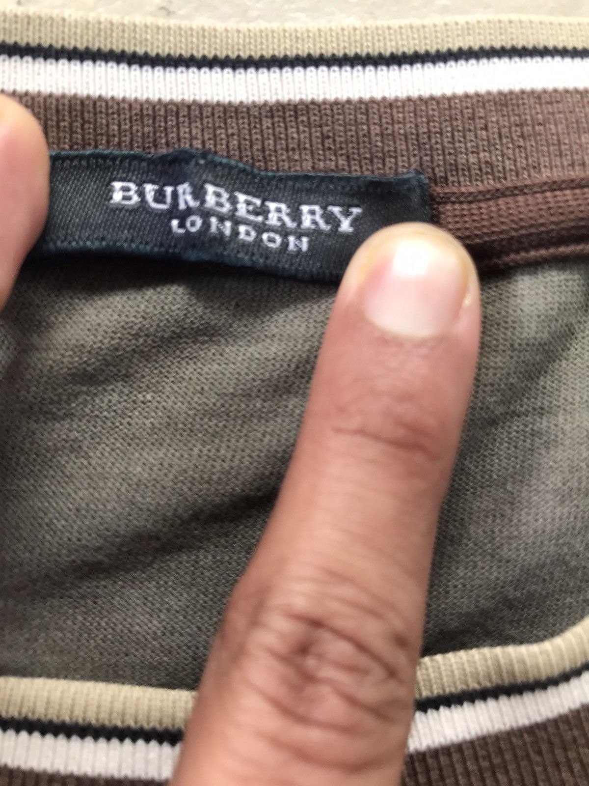 Burberry Vintage Burberry London Long Sleeve Tshirt Size US S / EU 44-46 / 1 - 4 Thumbnail
