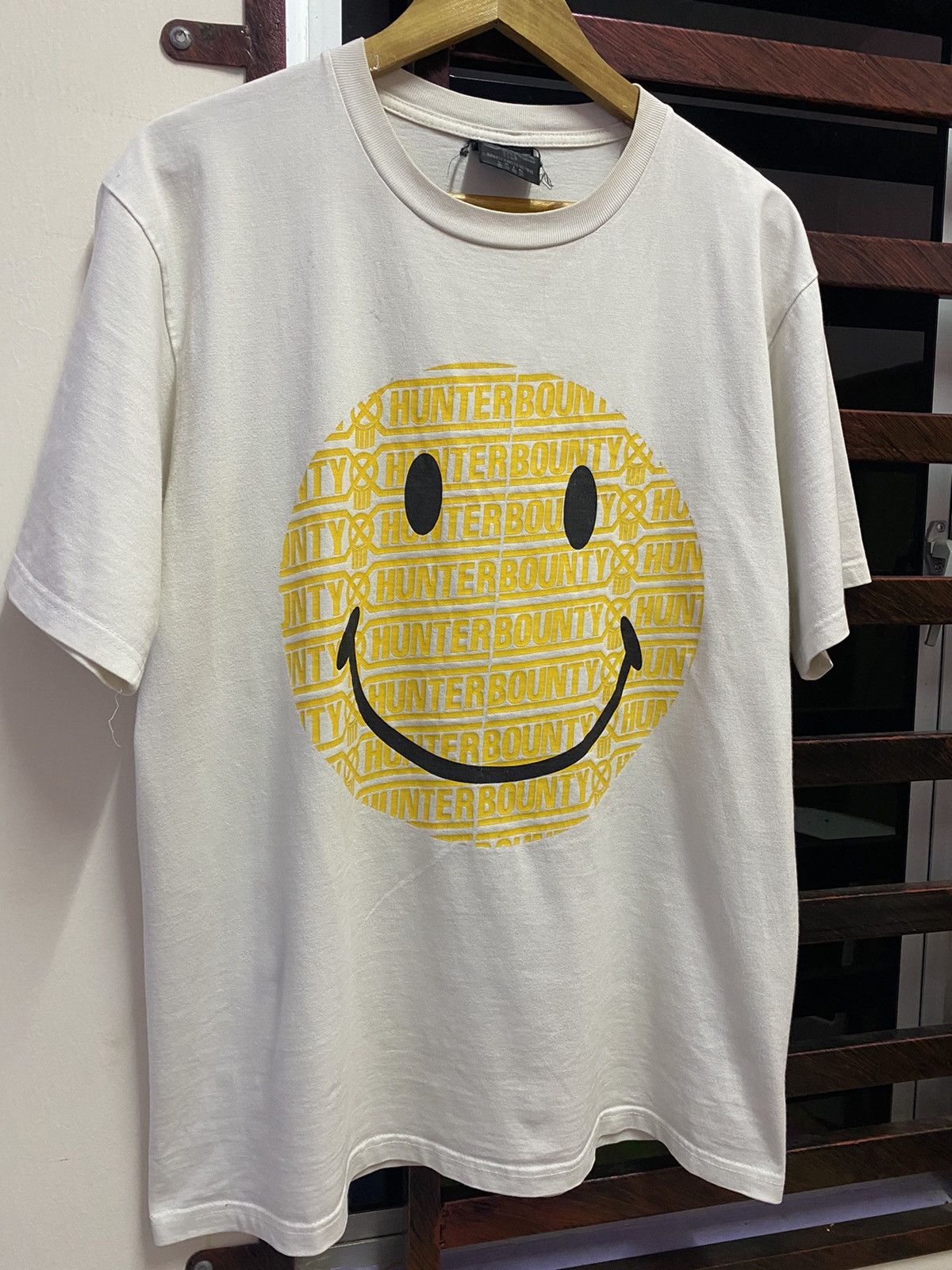 Vintage 🔥 RARE 🔥 Vintage Bounty Hunter Smiley Face Tshirt Size US L / EU 52-54 / 3 - 1 Thumbnail