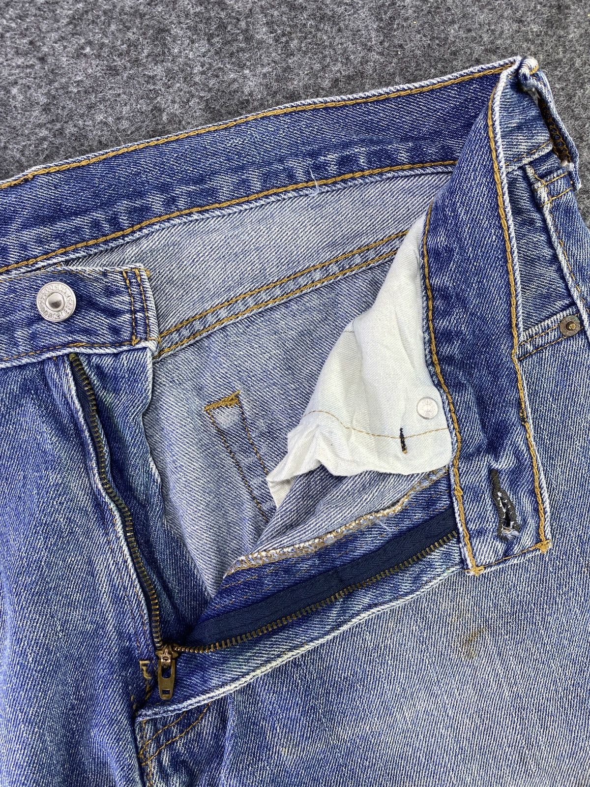 Levi's Vintage Levi's 505 Jeans Blue Wash 34x29 - J728 Size US 34 / EU 50 - 3 Thumbnail