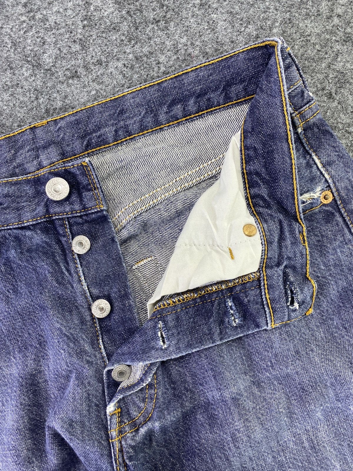 Levi's Vintage Levi's 501 Jeans Distress Wash - J731 Size US 31 - 3 Thumbnail