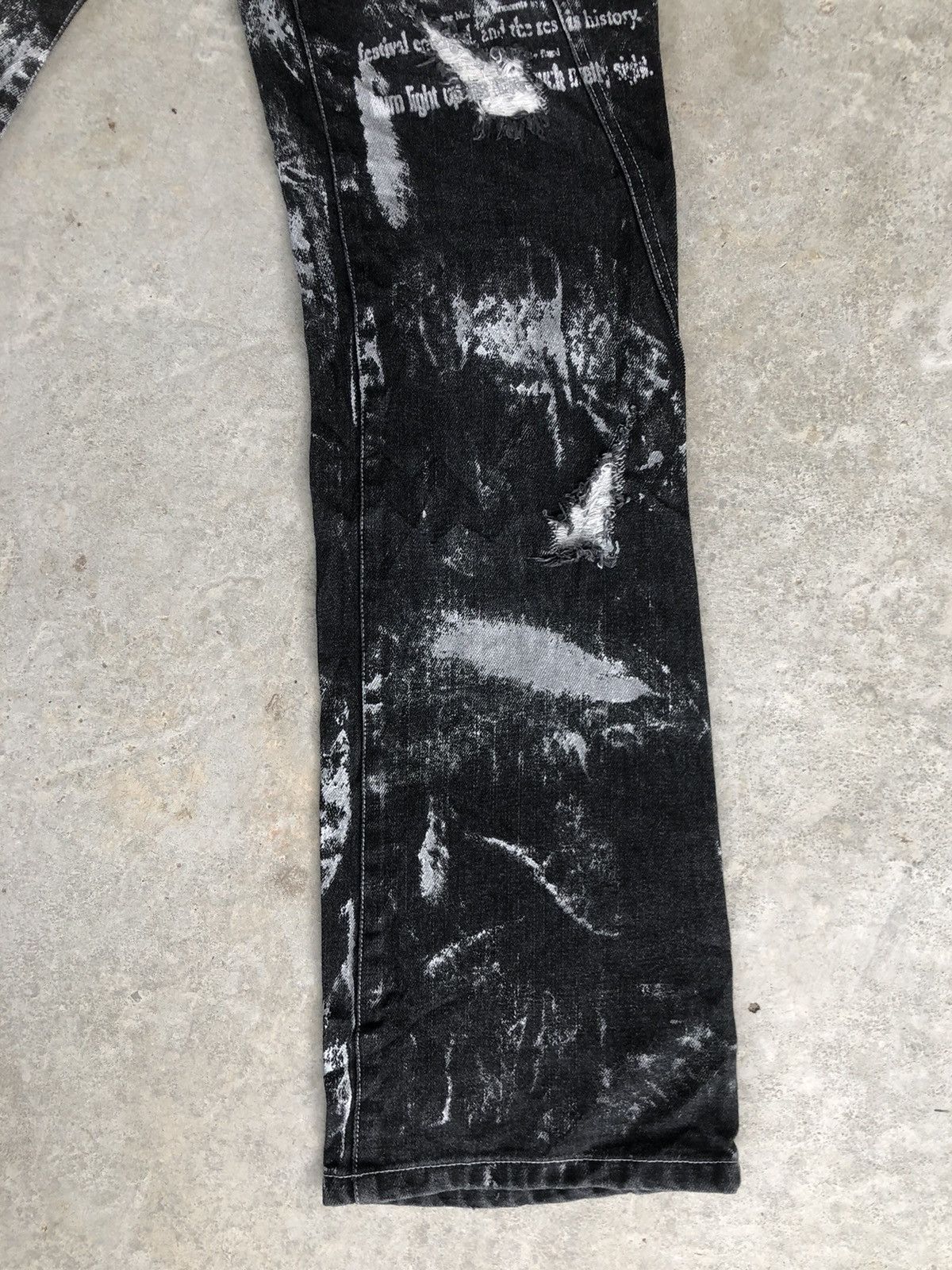 BERNINGS SHO Bernings Sho Flared Jeans Denim Distressed Splatter Size US 29 - 7 Thumbnail