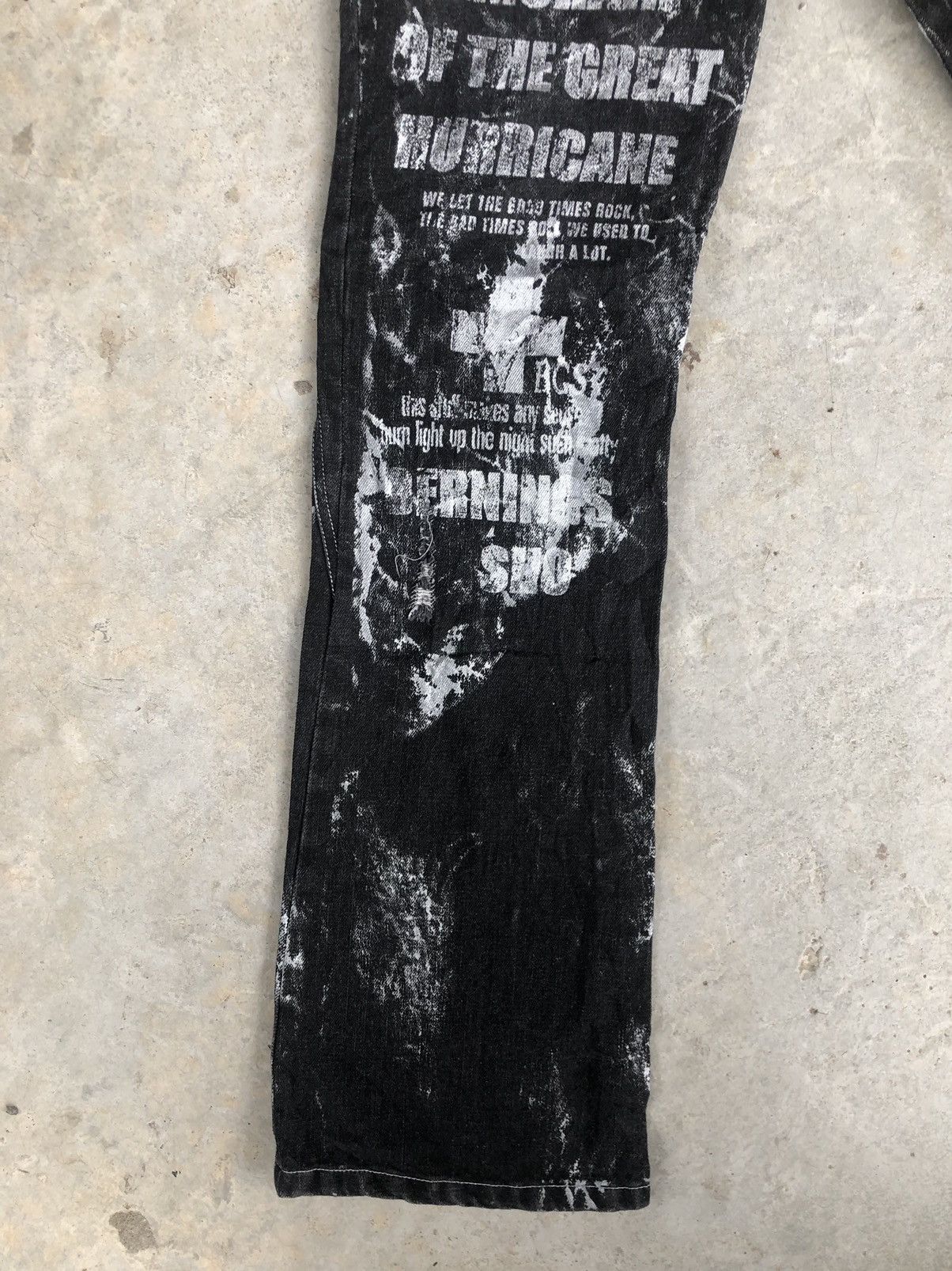 BERNINGS SHO Bernings Sho Flared Jeans Denim Distressed Splatter Size US 29 - 9 Thumbnail