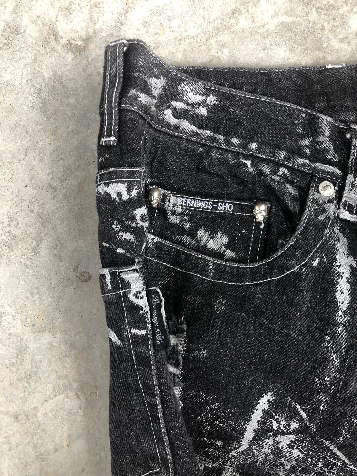 BERNINGS SHO Bernings Sho Flared Jeans Denim Distressed Splatter Size US 29 - 13 Thumbnail