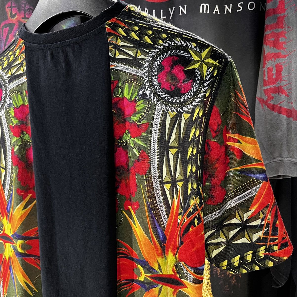 Givenchy GIVENCHY BIRDS OF PARADISE x MADONNA ( VERY RARE ) Size US L / EU 52-54 / 3 - 13 Thumbnail