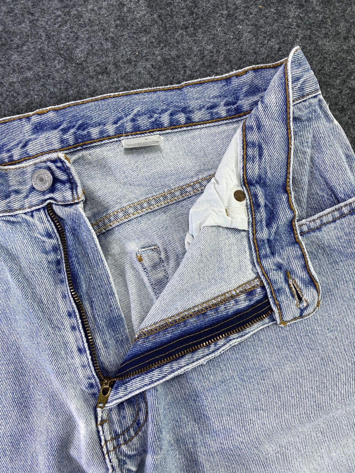 Levi's Vintage Levi's 560 Jeans Distress Blue Wash - J733 Size US 34 / EU 50 - 3 Thumbnail