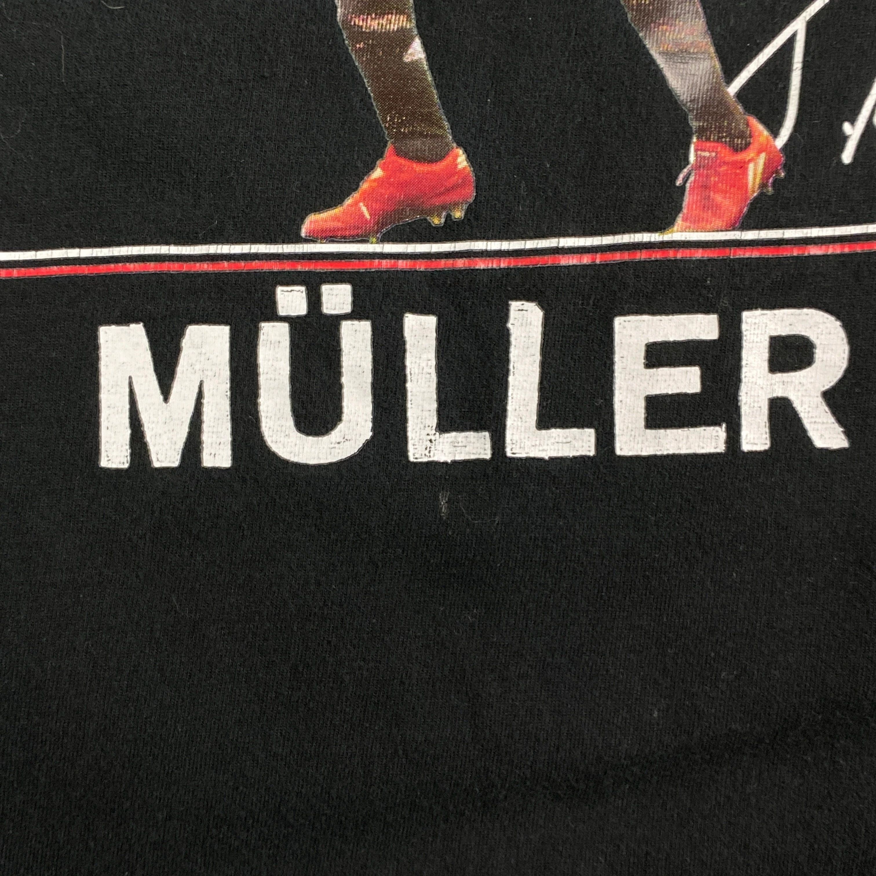 Vintage Mens Vintage T Shirt Bayern Munchen Muller #25 Size XS Size US XS / EU 42 / 0 - 7 Thumbnail