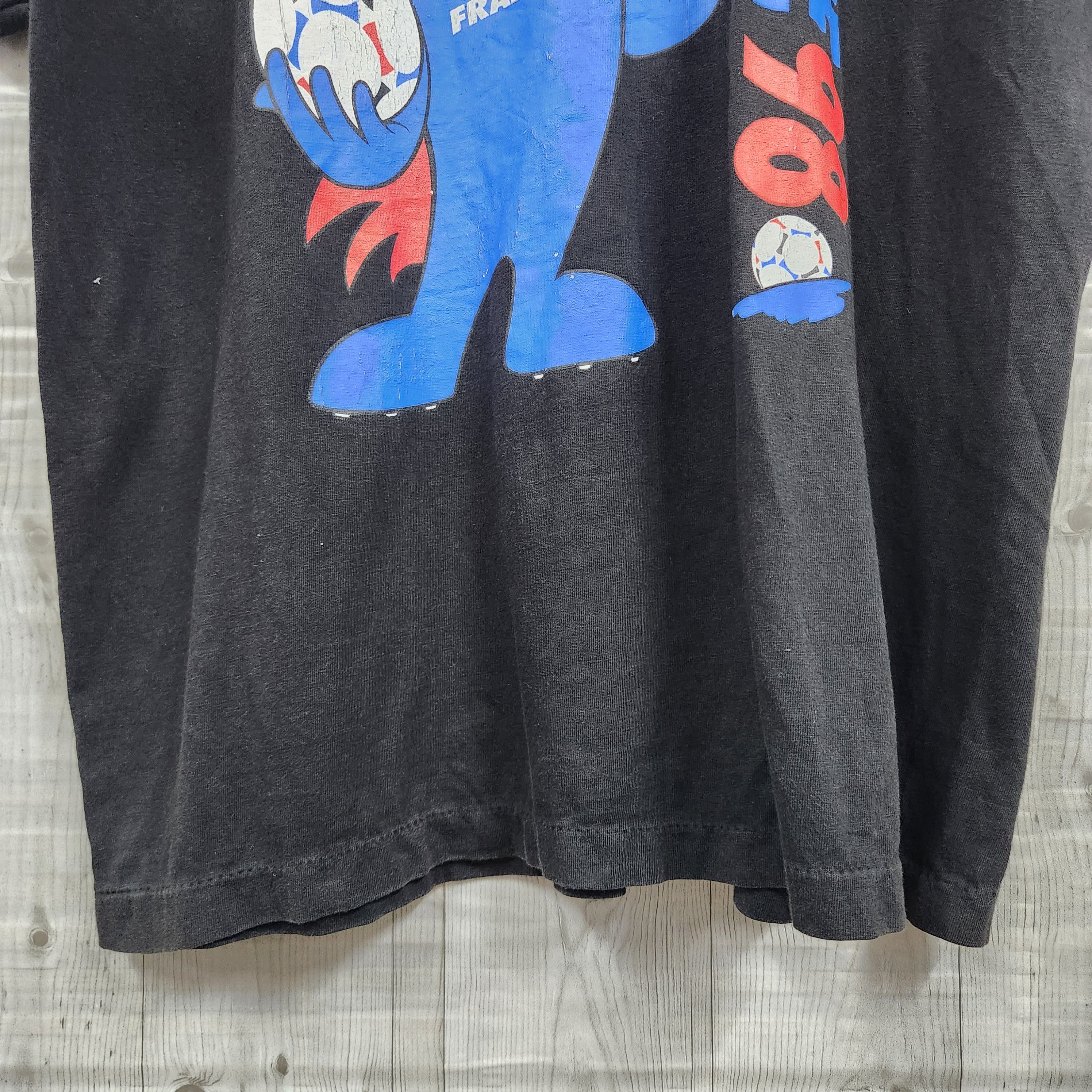 Vintage Vintage FIFA World Cup France 98 Single Stitches TShirt Size US L / EU 52-54 / 3 - 3 Thumbnail