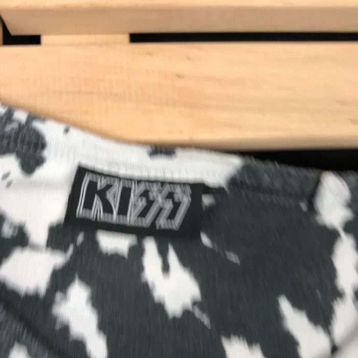Band Tees × Vintage Mens Vintage 90s T Shirt Kiss Big Logo Size M Size US M / EU 48-50 / 2 - 4 Thumbnail