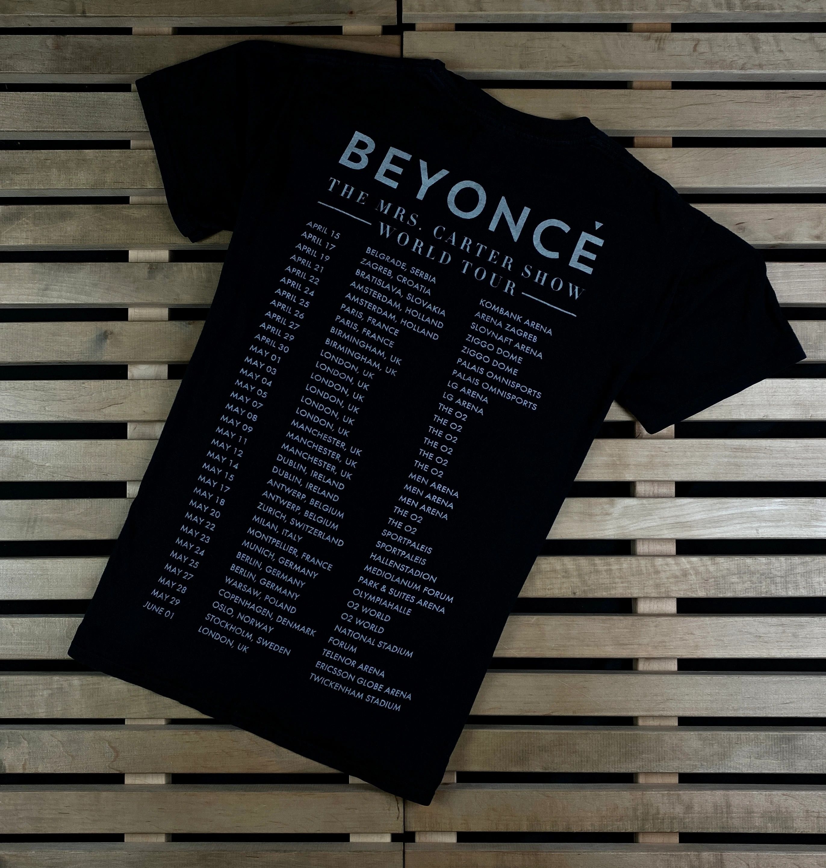Band Tees × Vintage Mens Vintage T Shirt Beyonce World Tour Size M Size US M / EU 48-50 / 2 - 6 Thumbnail