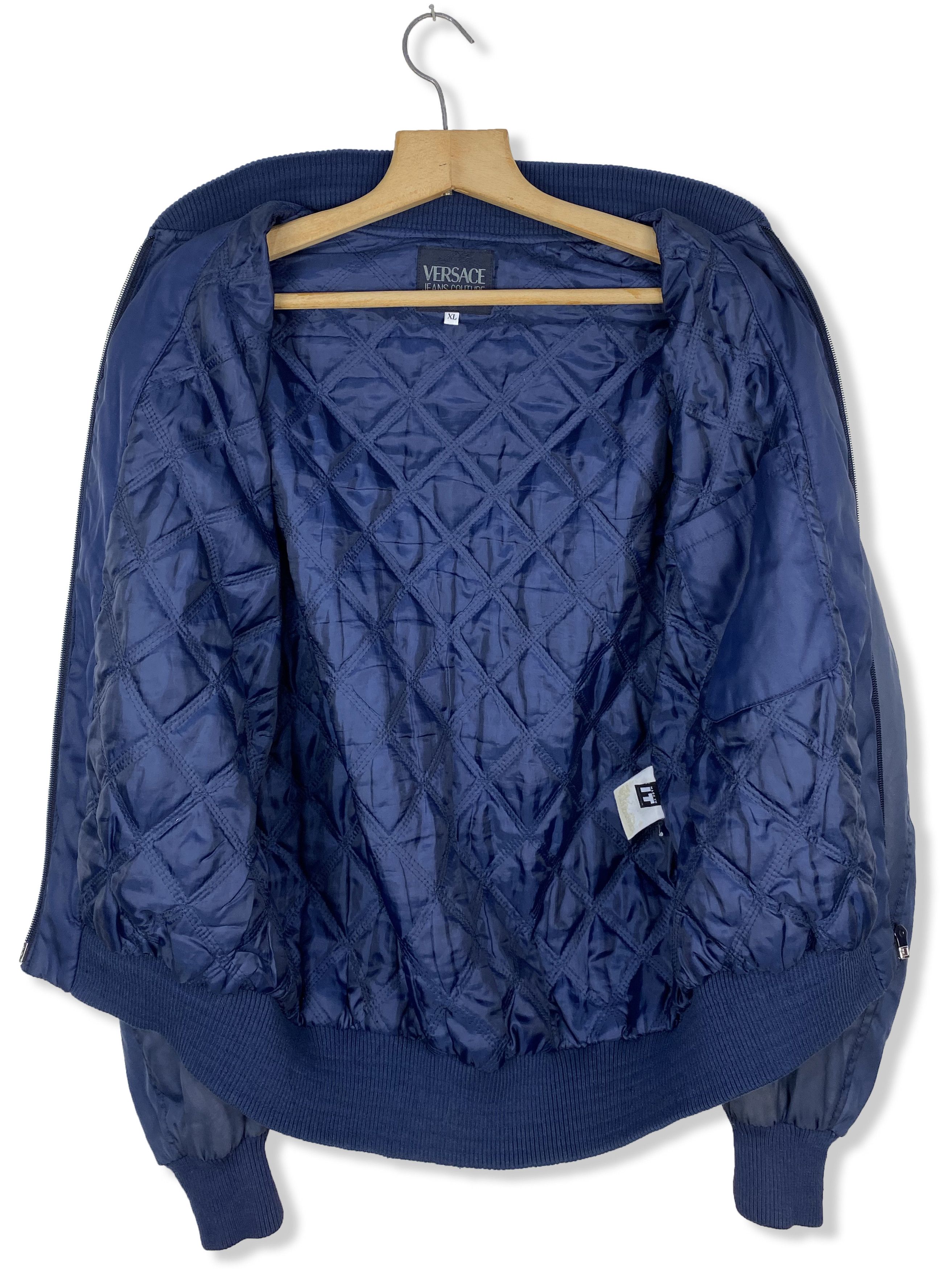 Versace Jeans Couture Vintage VERSACE Navy Faded Bomber Big Logo M377 Size US L / EU 52-54 / 3 - 6 Thumbnail