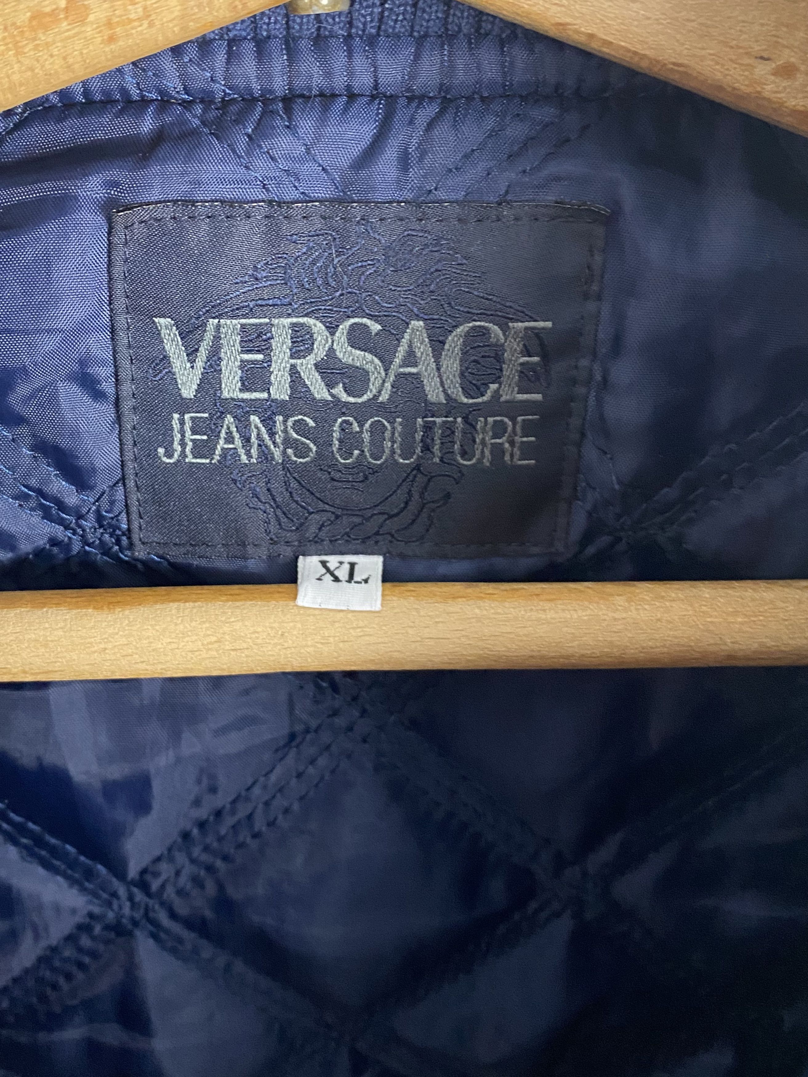 Versace Jeans Couture Vintage VERSACE Navy Faded Bomber Big Logo M377 Size US L / EU 52-54 / 3 - 7 Thumbnail