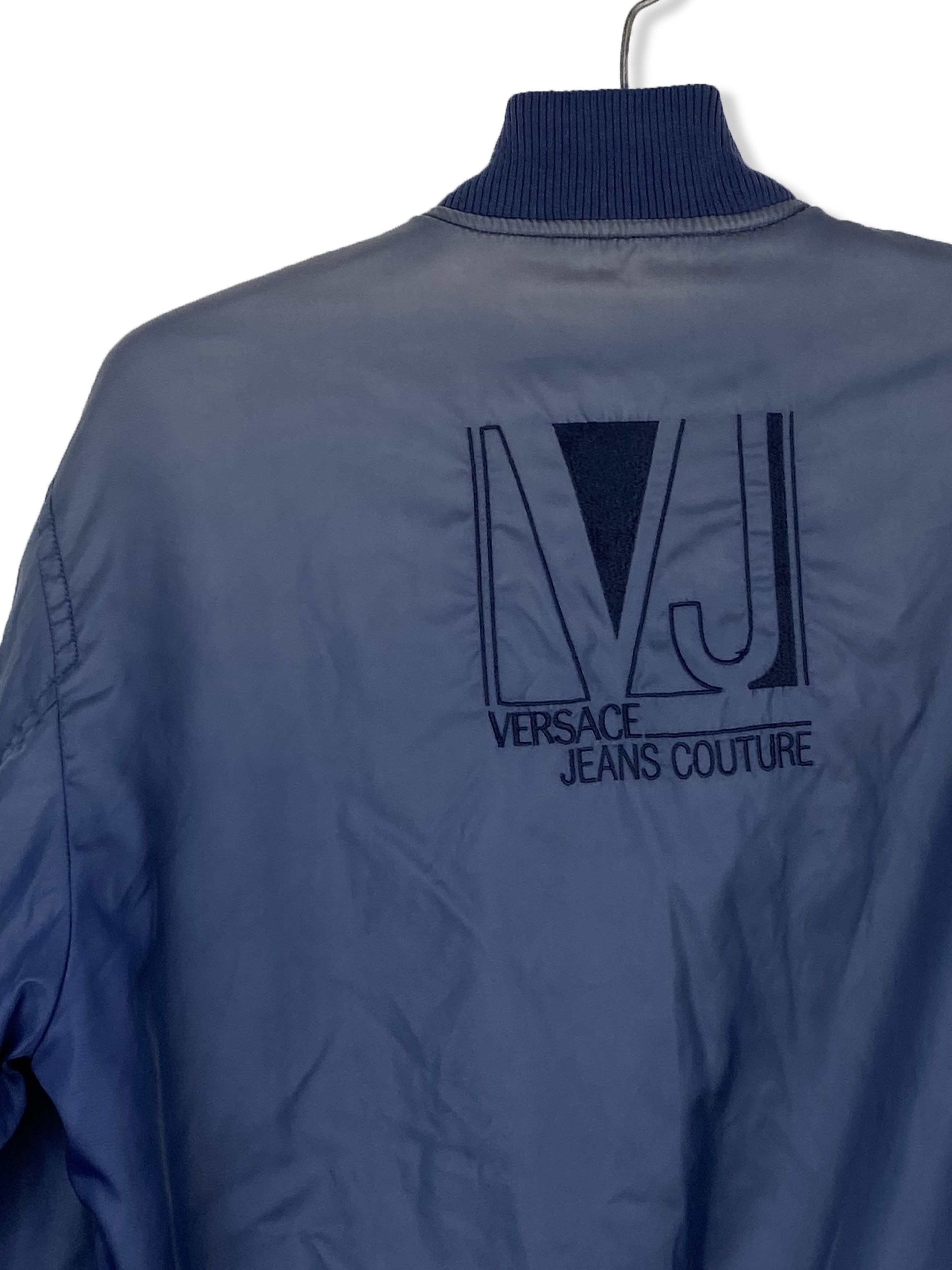 Versace Jeans Couture Vintage VERSACE Navy Faded Bomber Big Logo M377 Size US L / EU 52-54 / 3 - 10 Thumbnail