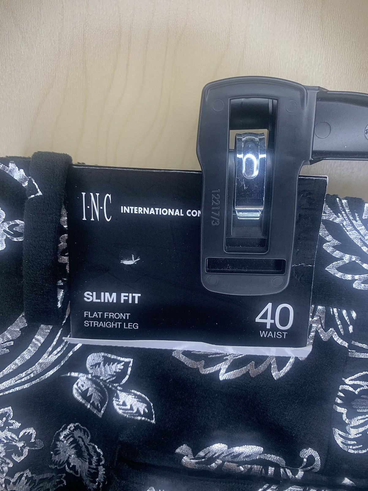 I.N.C Black & Silver I.N.C Floral Pants Size US 40 / EU 56 - 3 Thumbnail
