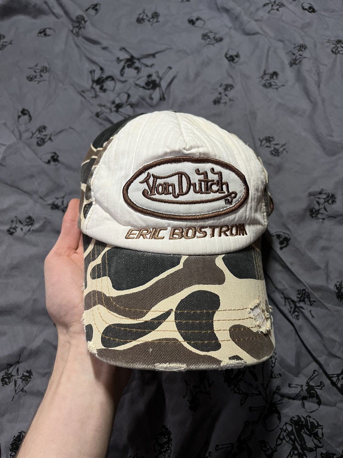 Vintage Vintage Von Dutch Eric Bostrom 32 Trucker Hat Cap Distressed Size ONE SIZE - 1 Thumbnail