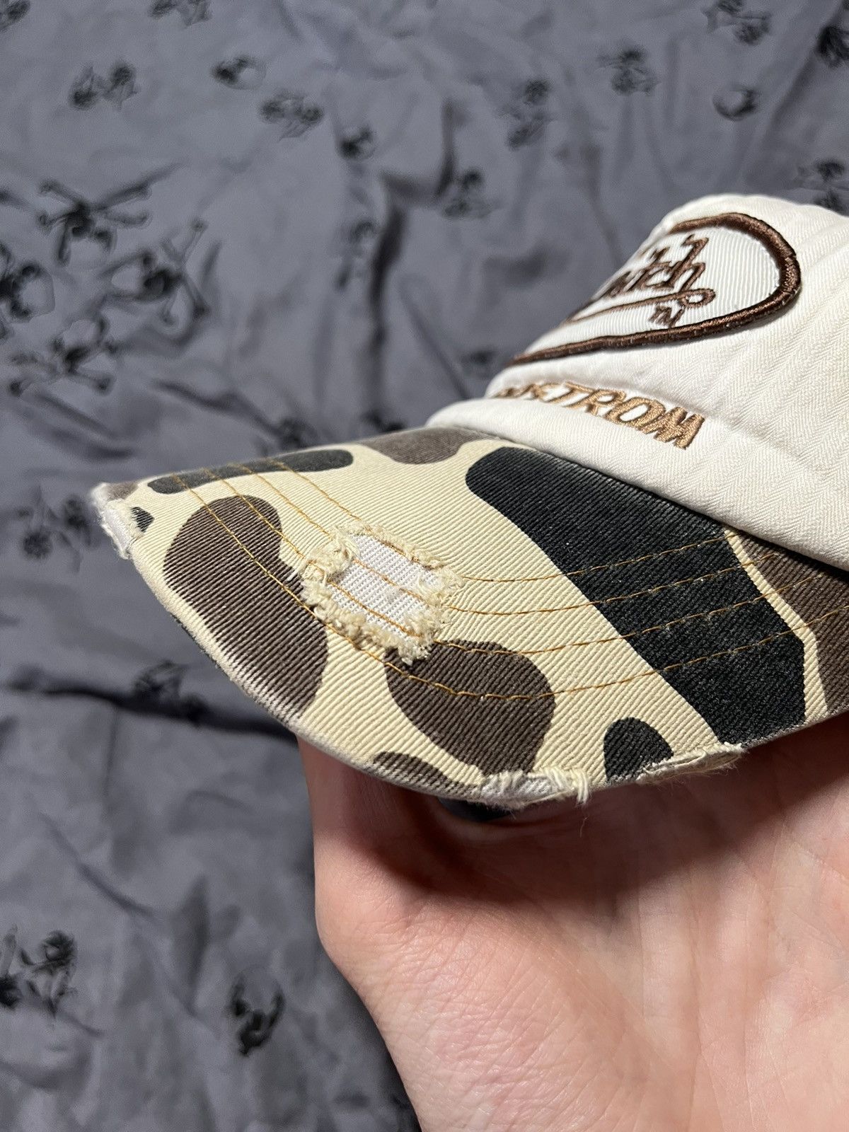 Vintage Vintage Von Dutch Eric Bostrom 32 Trucker Hat Cap Distressed Size ONE SIZE - 7 Thumbnail