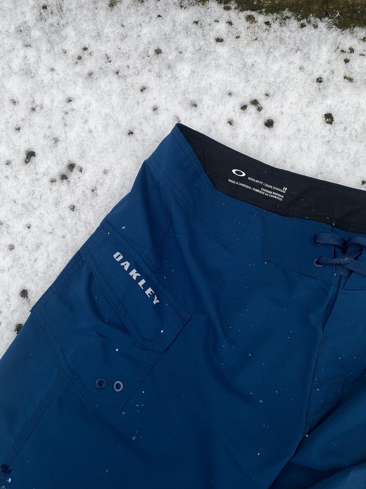 Japanese Brand × Oakley Mens Vintage Oakley cargo shorts y2k streetwear Japanese Size US 28 / EU 44 - 2 Thumbnail