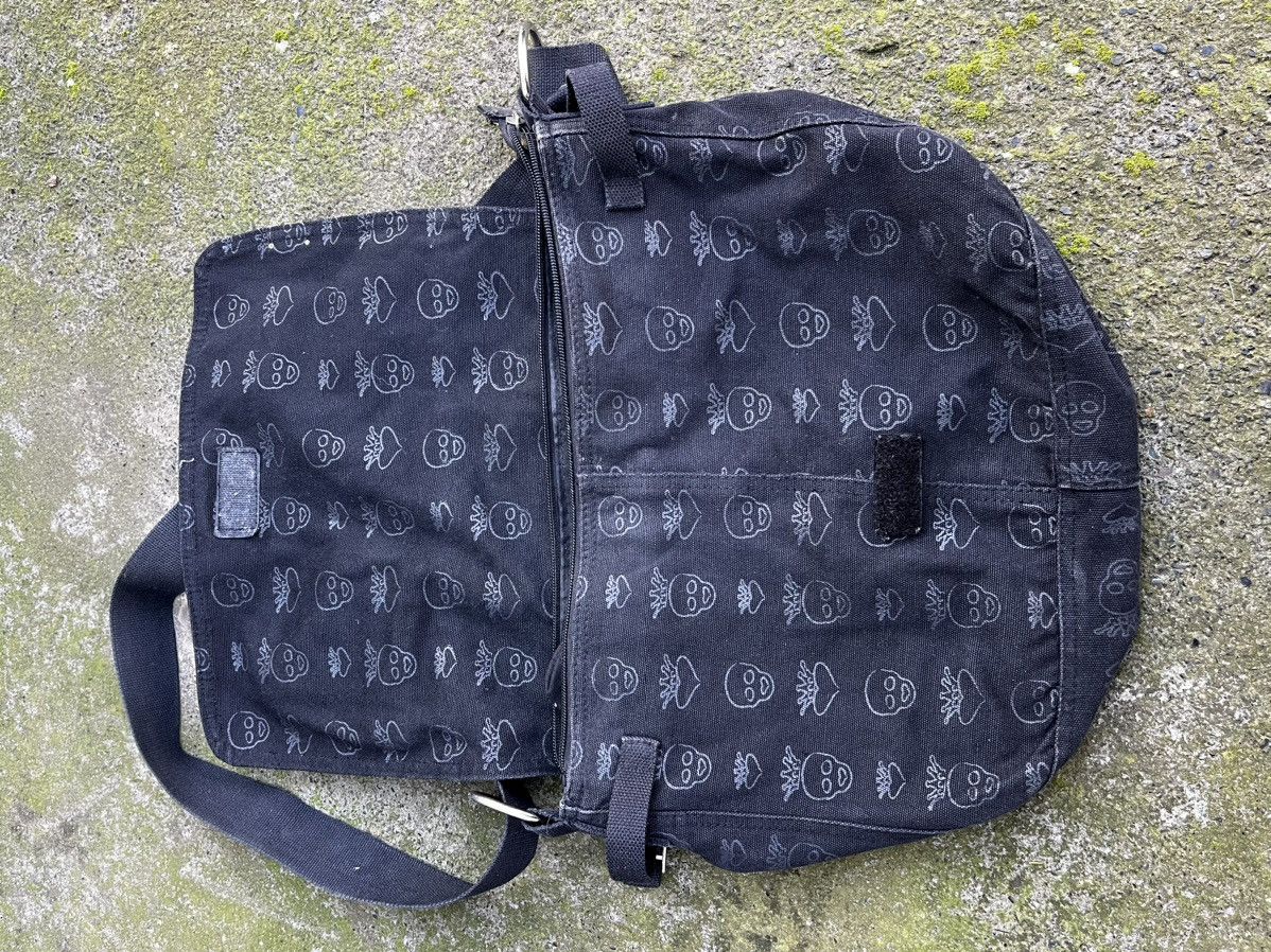 Japanese Brand Vintage y2k Messenger Bag with Skulls and Crowns Japanese Size ONE SIZE - 6 Thumbnail