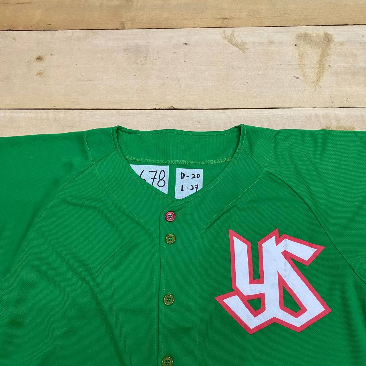 Other BASEBALL JERSEY SWALLOWS YAKULT TOKYO JAPAN M B678 Size US M / EU 48-50 / 2 - 2 Thumbnail
