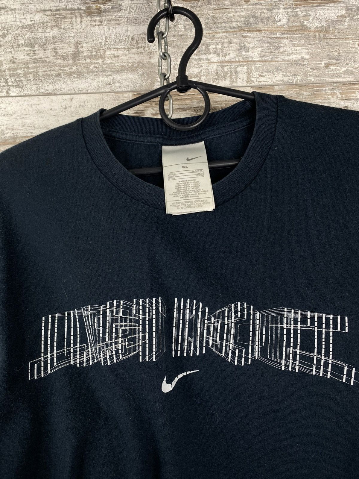 Nike Mens Vintage Nike swoosh T Shirt big logo y2k streetwear Size US XL / EU 56 / 4 - 6 Thumbnail
