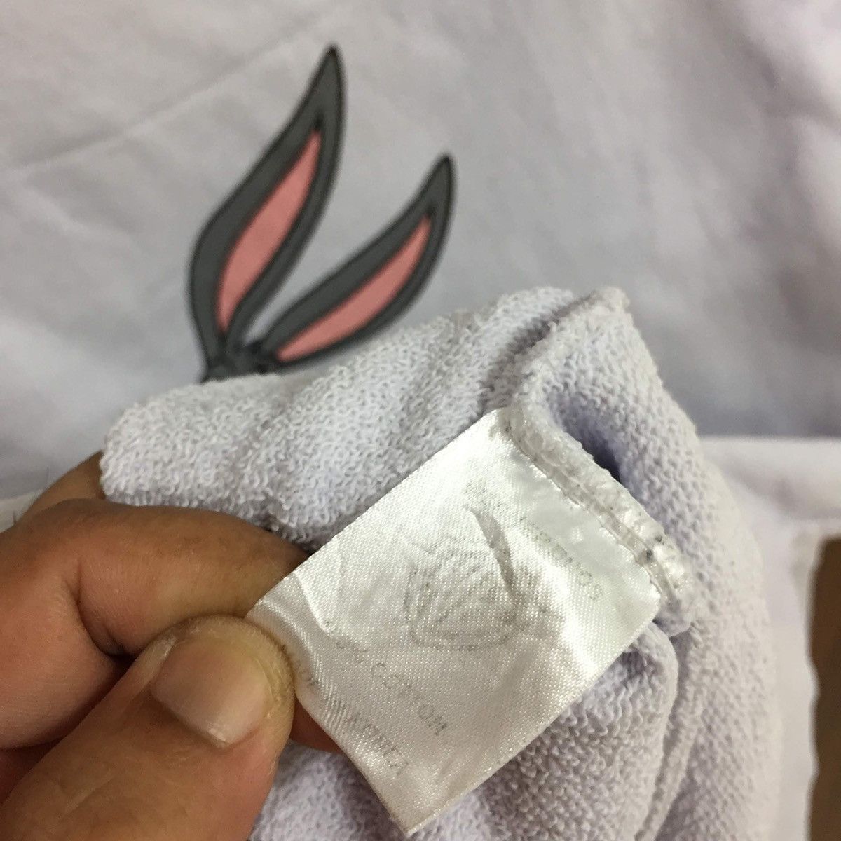 Vintage Vintage Bugs Bunny sweatshirt big logo.. warner bros fits L Size US L / EU 52-54 / 3 - 7 Thumbnail