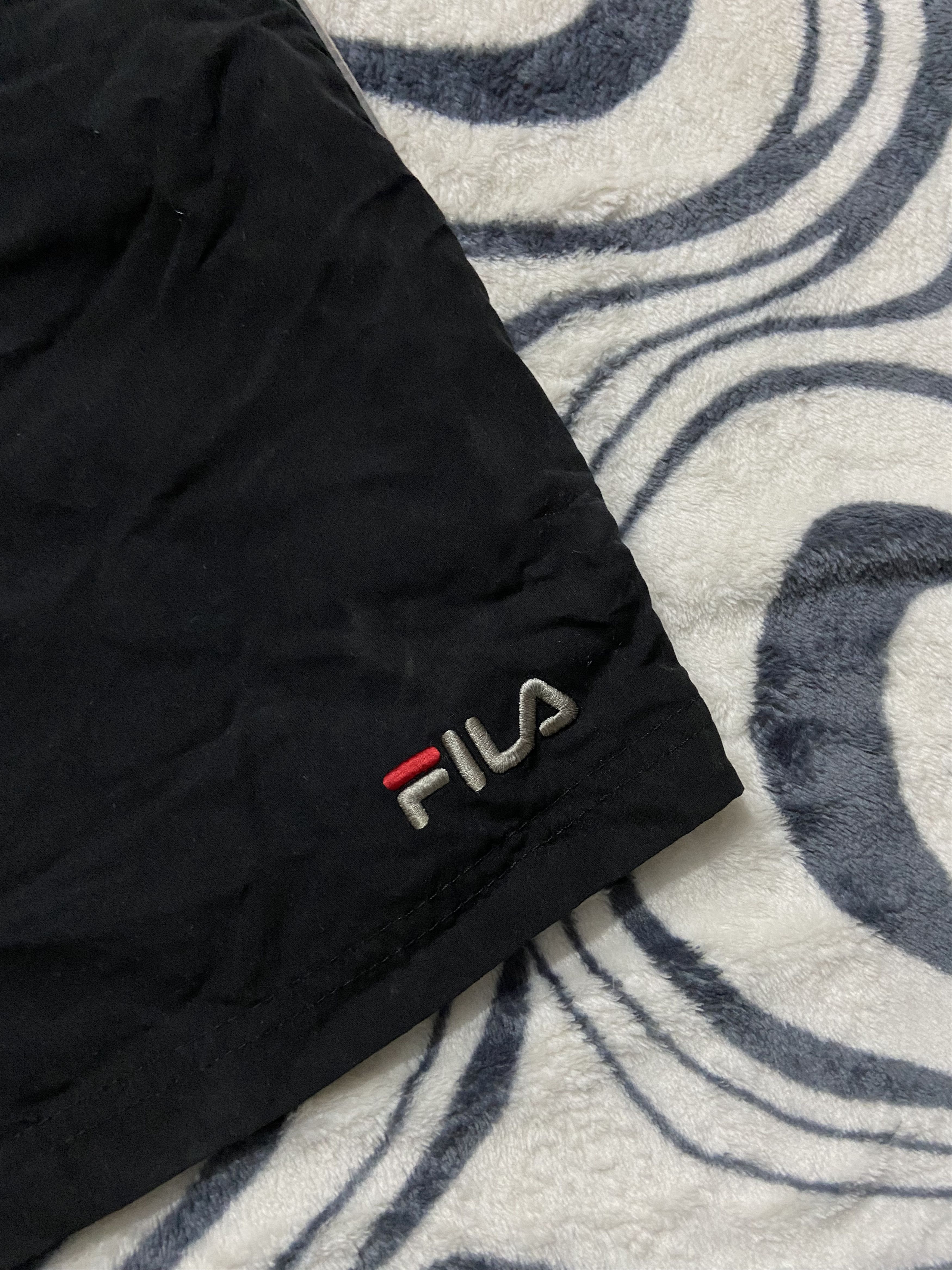 Fila Vintage Fila Mens Nylon Shorts Size US 36 / EU 52 - 2 Thumbnail