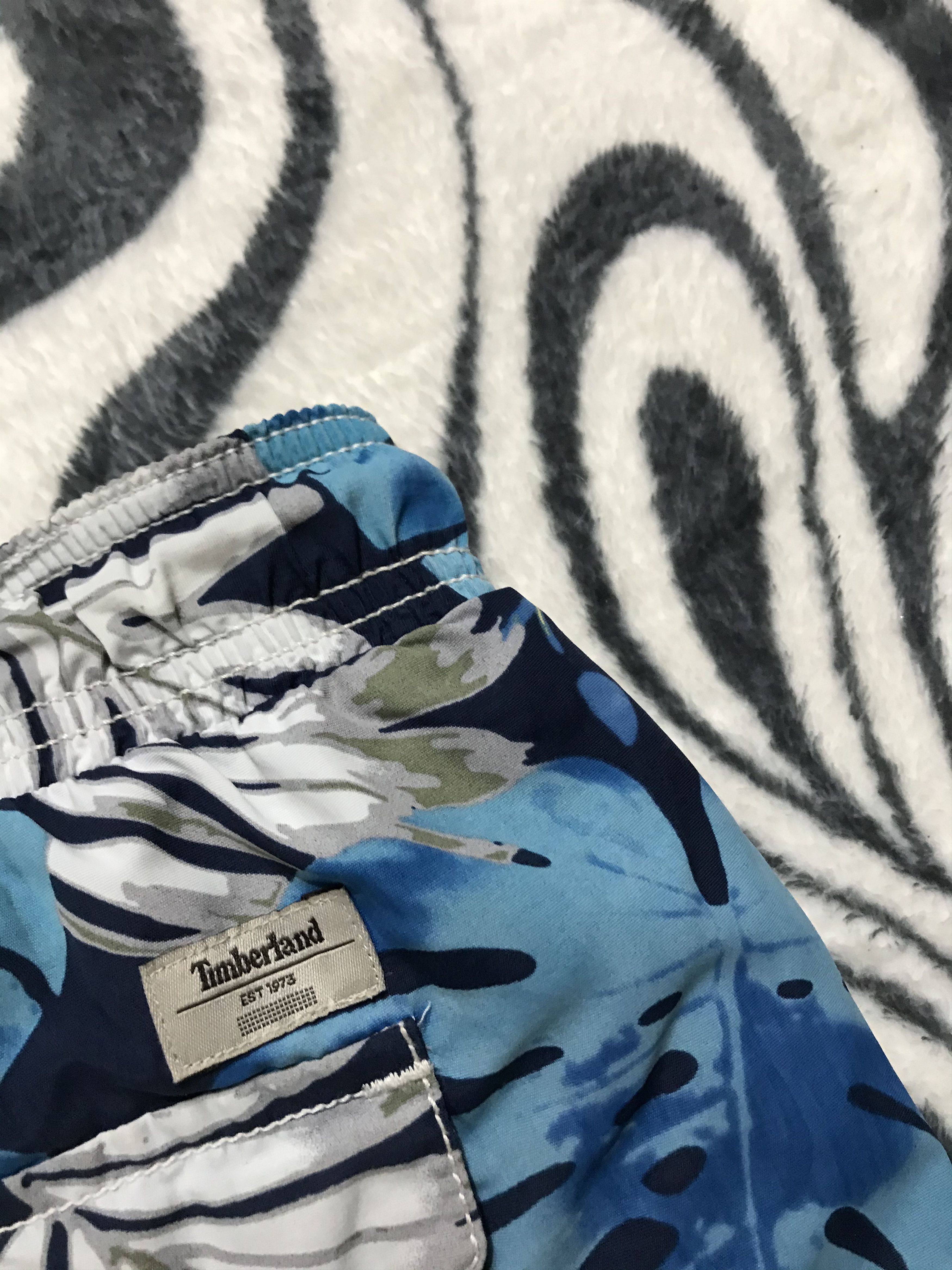 Timberland × Vintage Timberland Mens Full Print Nylon Shorts Size US 32 / EU 48 - 6 Thumbnail