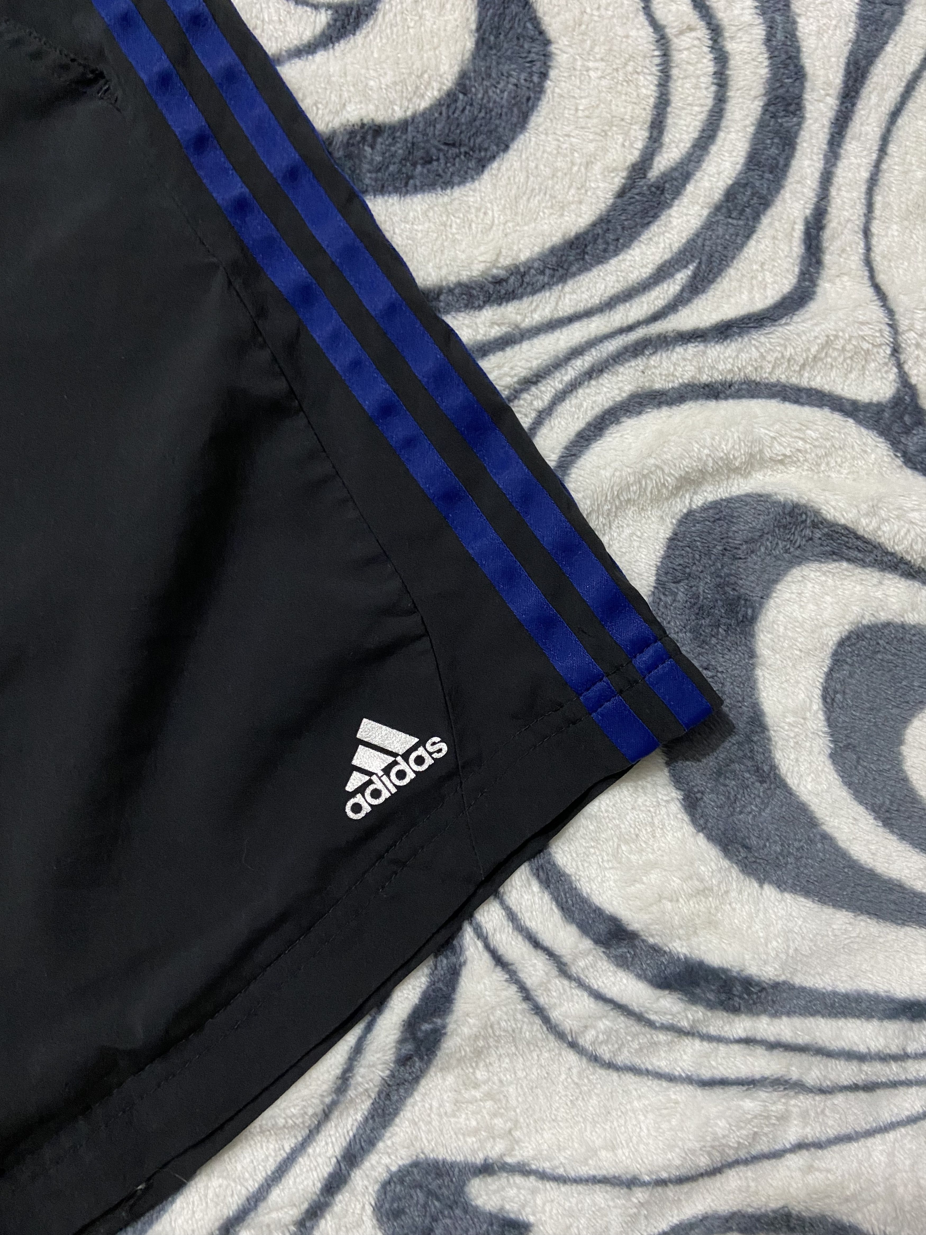 Adidas × Vintage Vintage Adidas Mens Nylon Shorts Y2K Size US 32 / EU 48 - 2 Thumbnail