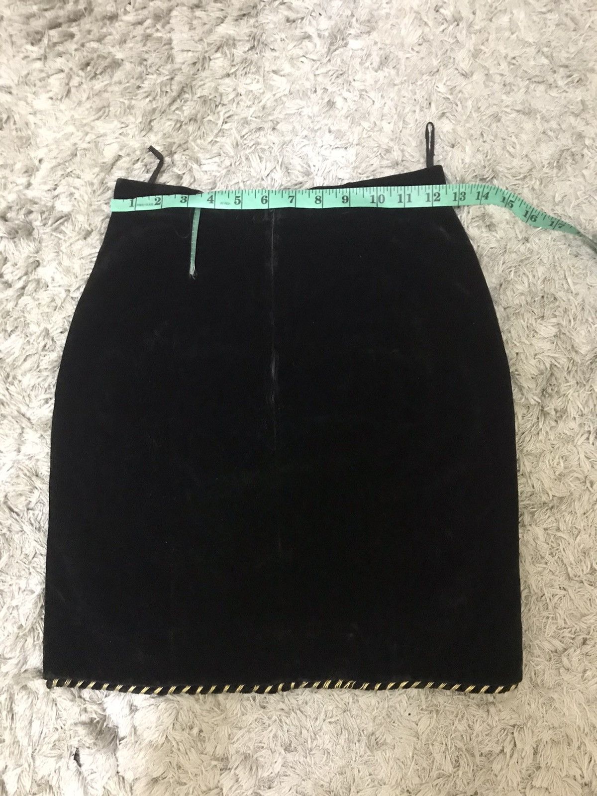 Betsey Johnson 🔥🔥🔥Vintage Betsey Johnson Luxe Velvet Mini Skirt Size 26" / US 2 / IT 38 - 9 Thumbnail
