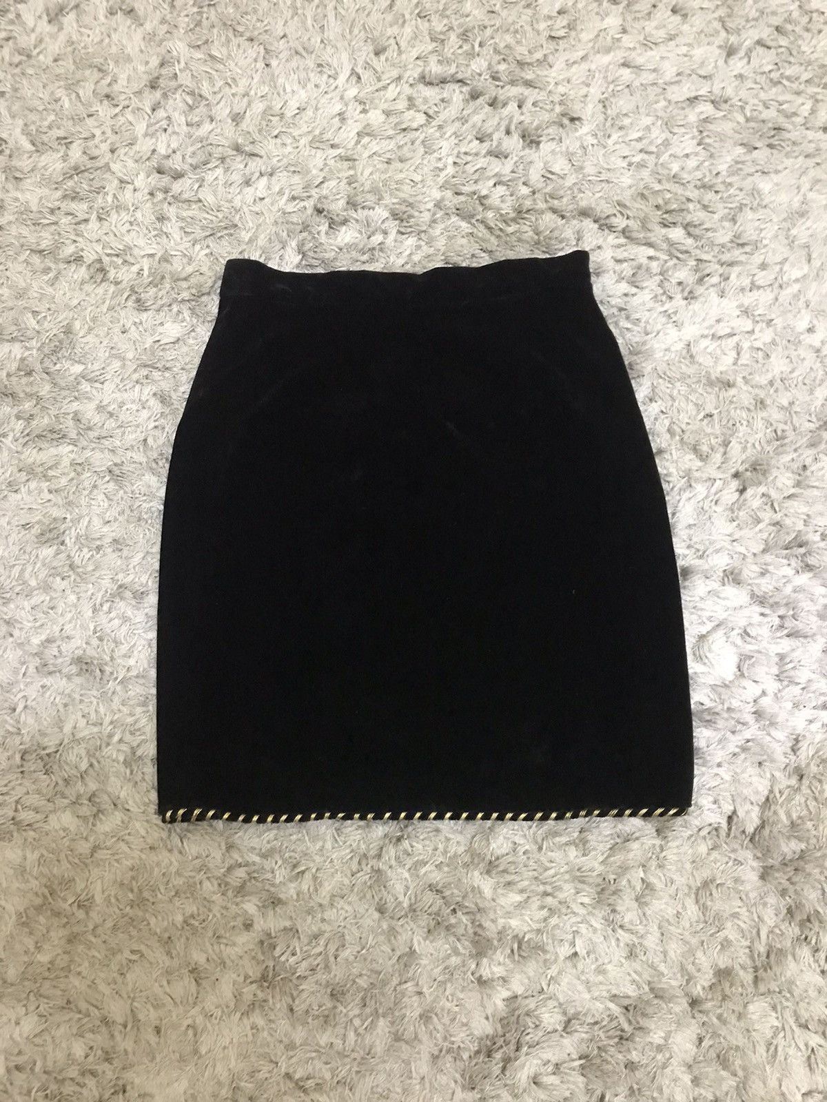 Betsey Johnson 🔥🔥🔥Vintage Betsey Johnson Luxe Velvet Mini Skirt Size 26" / US 2 / IT 38 - 1 Thumbnail