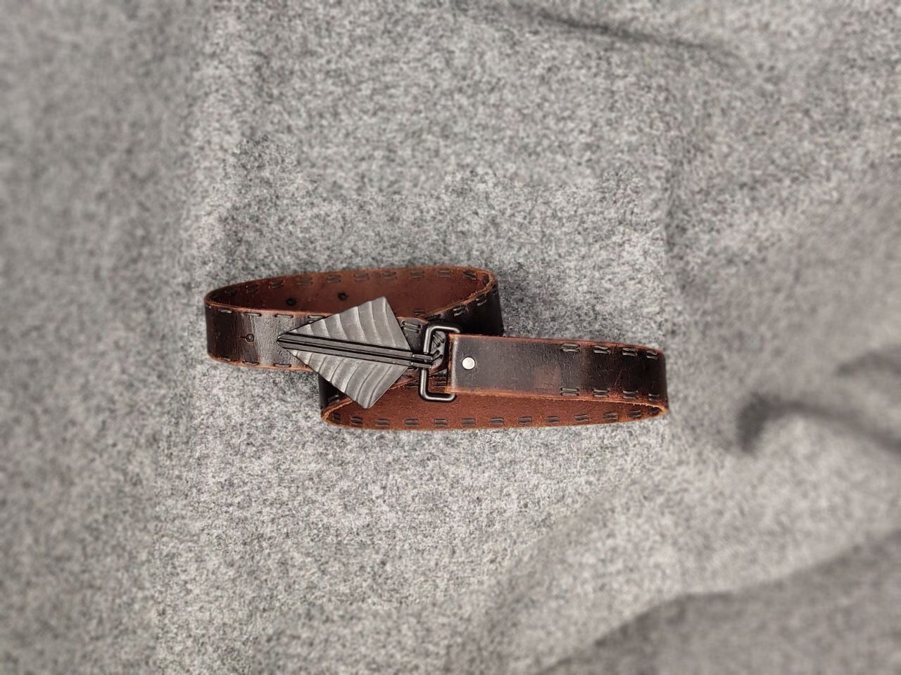 Vintage Vintage 90s Guess Style Japan Leather Dark Belt Avant Garde Size ONE SIZE - 4 Thumbnail