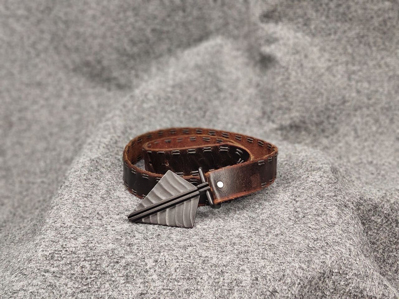 Vintage Vintage 90s Guess Style Japan Leather Dark Belt Avant Garde Size ONE SIZE - 3 Thumbnail