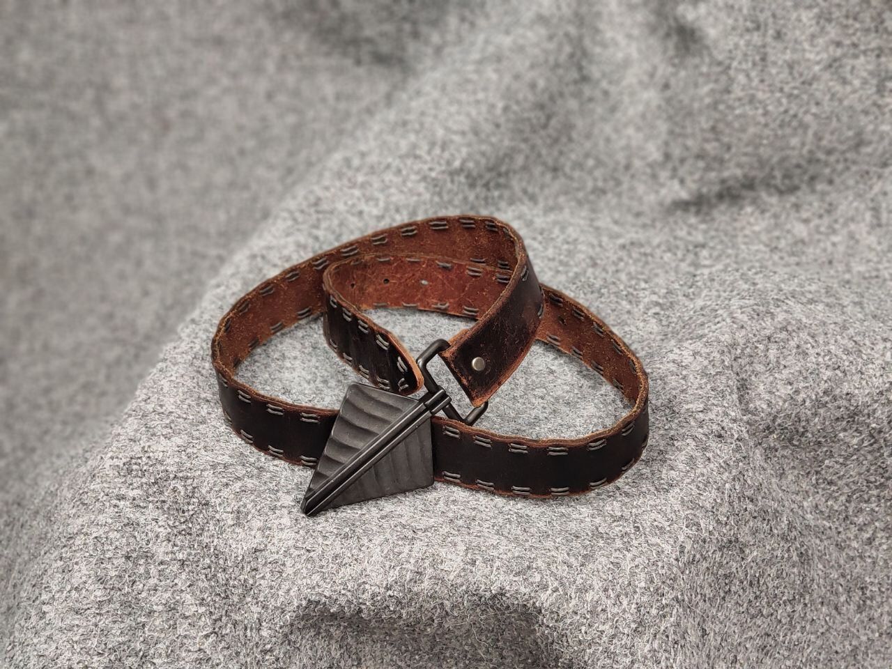 Vintage Vintage 90s Guess Style Japan Leather Dark Belt Avant Garde Size ONE SIZE - 2 Thumbnail