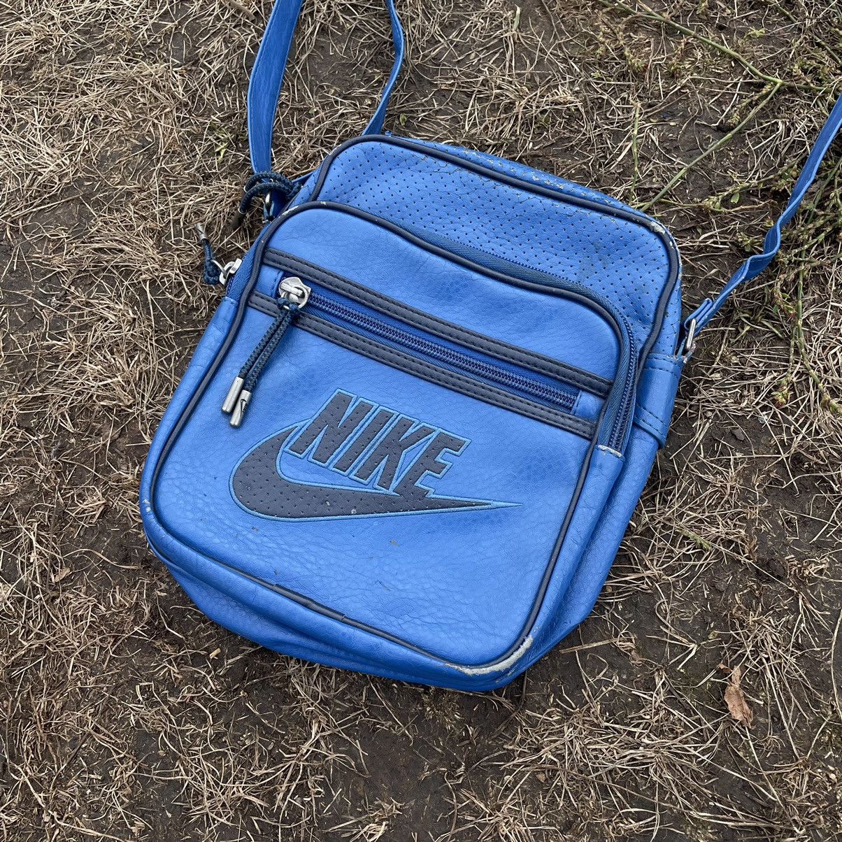 Vintage Vintage 90s Nike Nylon Crossbody Shoulder Bag Blue Grunge OS Size ONE SIZE - 2 Thumbnail