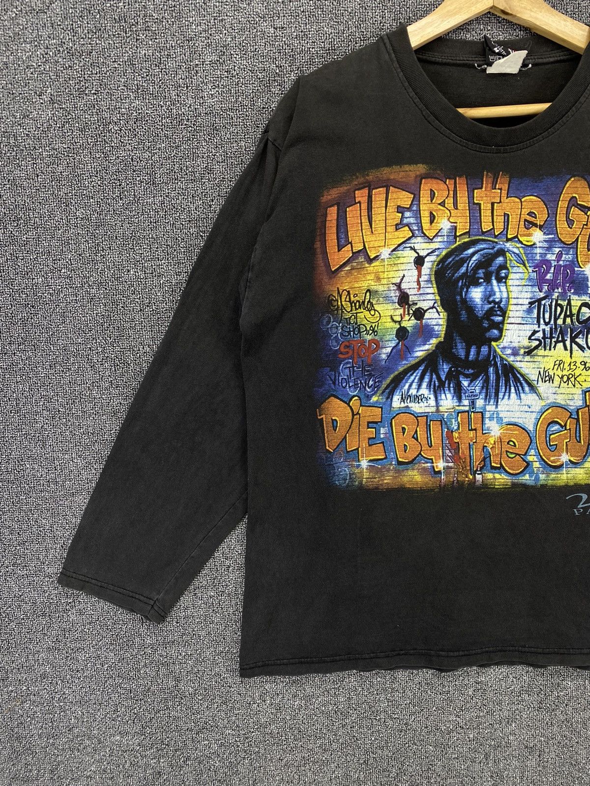 Band Tees Vintage Tupac Shakur 2pac in Memorial Rap Tees T Shirts Size US M / EU 48-50 / 2 - 4 Thumbnail