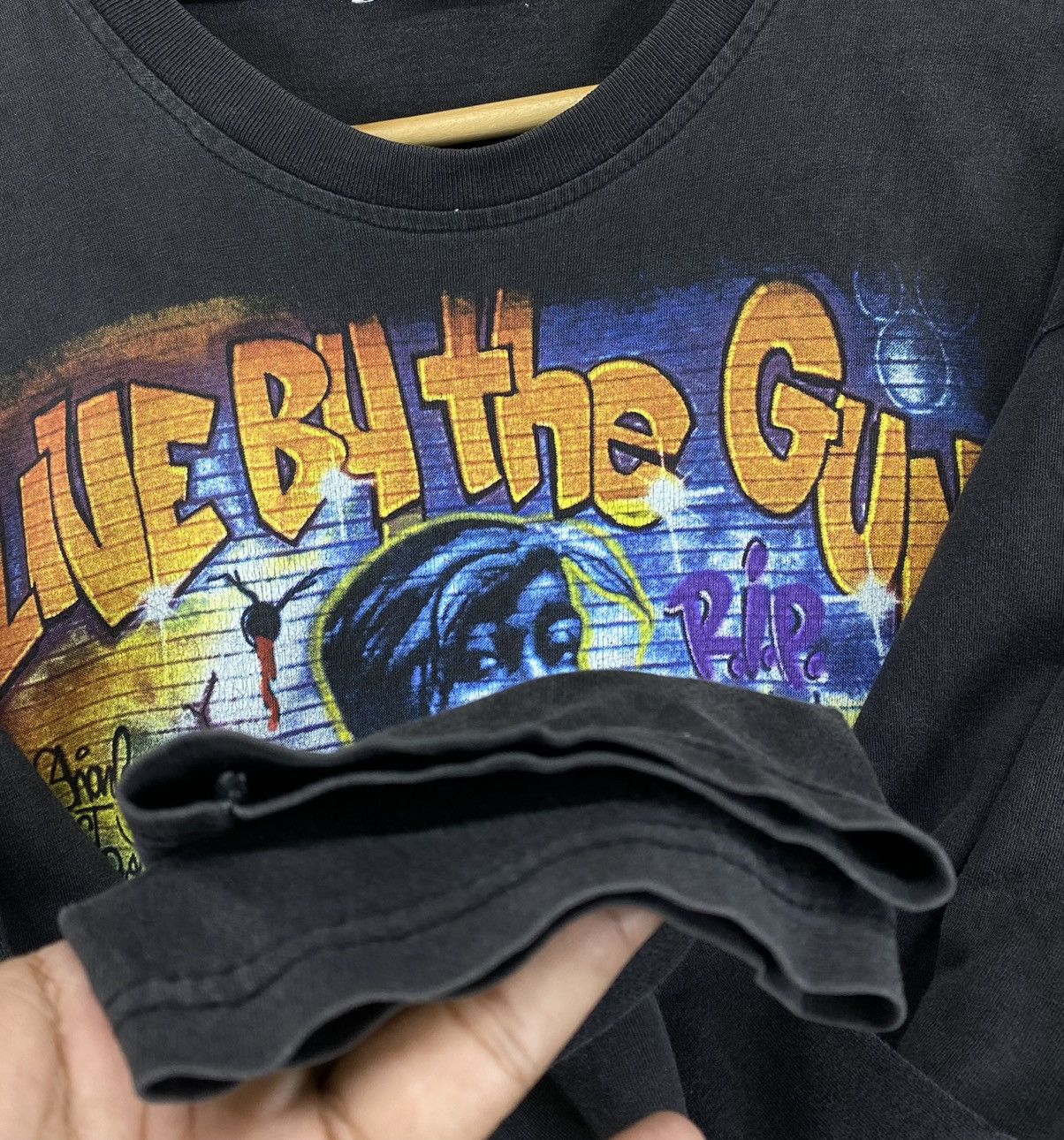 Band Tees Vintage Tupac Shakur 2pac in Memorial Rap Tees T Shirts Size US M / EU 48-50 / 2 - 16 Thumbnail