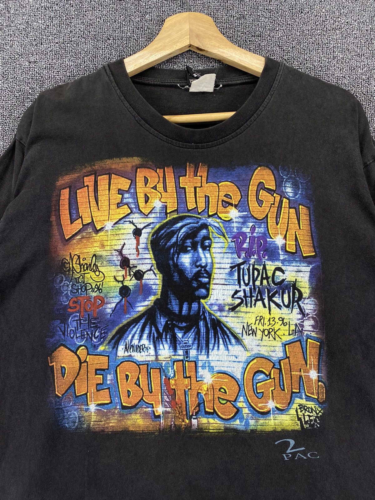 Band Tees Vintage Tupac Shakur 2pac in Memorial Rap Tees T Shirts Size US M / EU 48-50 / 2 - 6 Thumbnail