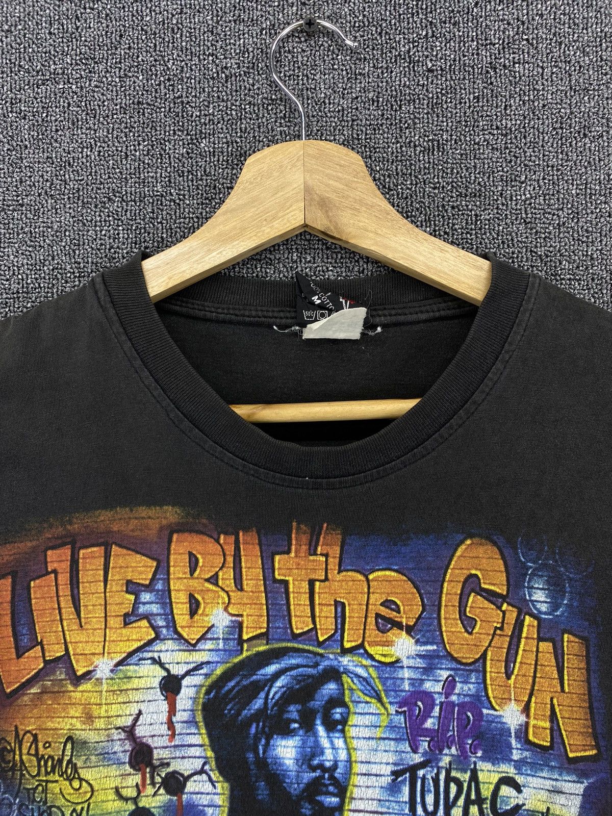 Band Tees Vintage Tupac Shakur 2pac in Memorial Rap Tees T Shirts Size US M / EU 48-50 / 2 - 8 Thumbnail