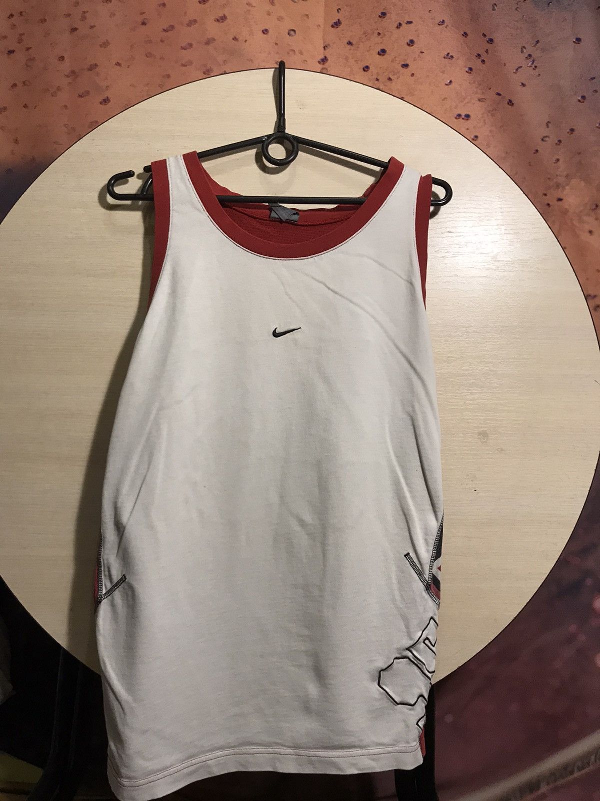 Vintage Vintage Nike streetwear centre logo tee Size US M / EU 48-50 / 2 - 2 Thumbnail