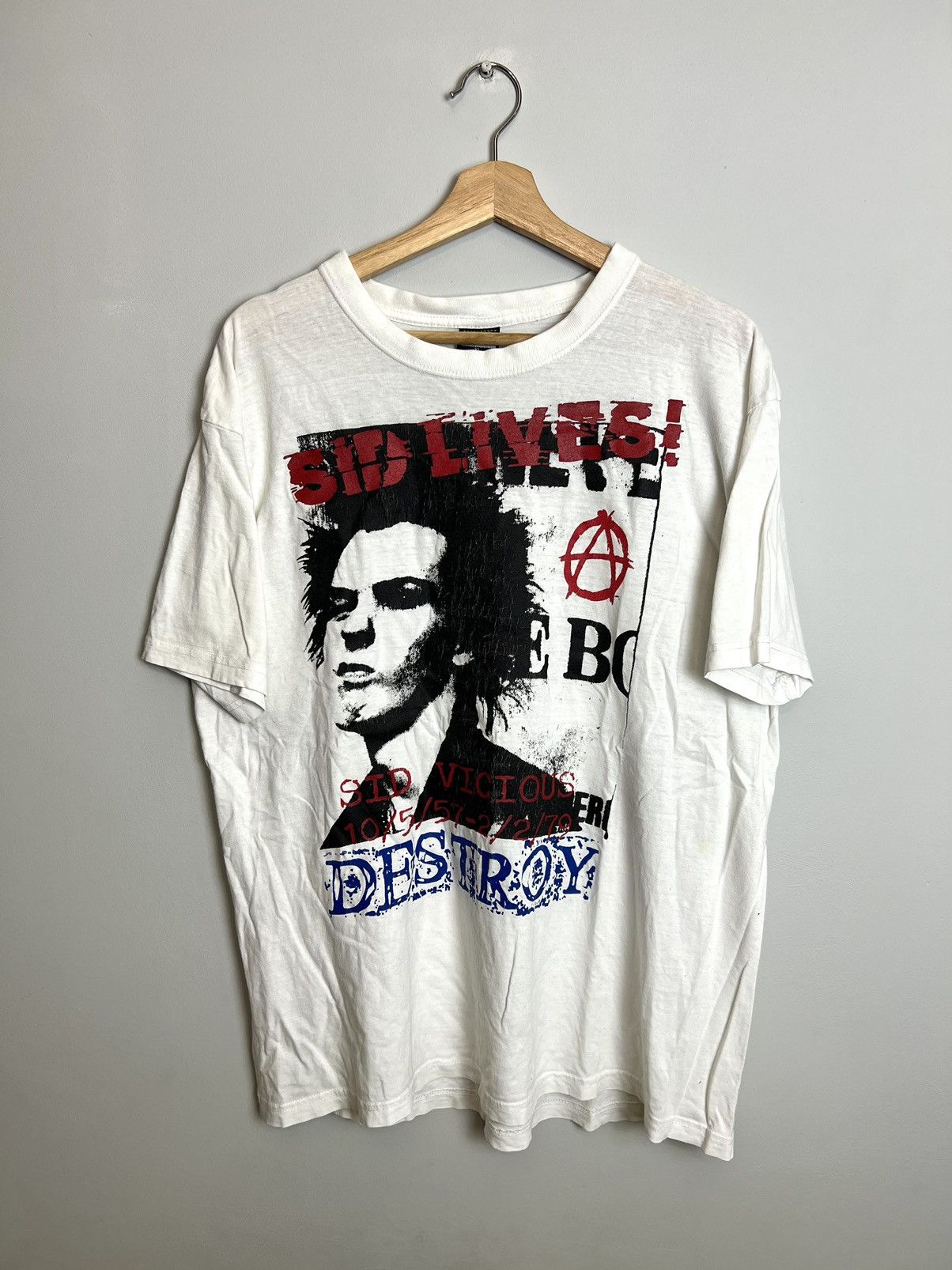 image of Rare Vintage 00S Sid Vicious Destroy Punk Music Band Tee in White, Men's (Size XL)