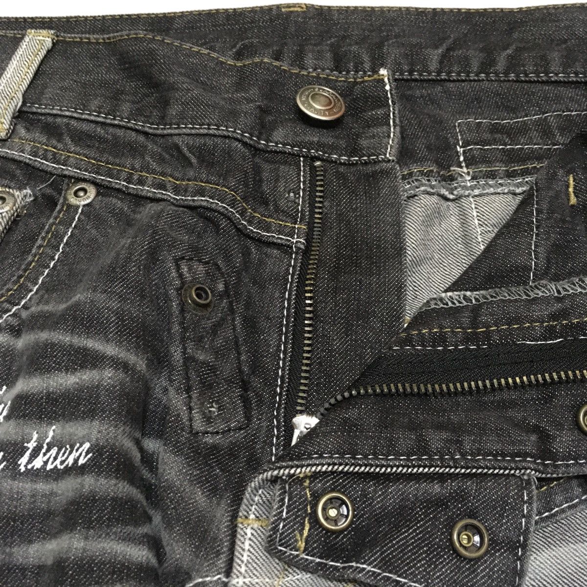 If Six Was Nine × Japanese Brand × Le Grande Bleu (L.G.B.) Rare Design Vintage Japanese Brand Diatressed Jeans 1990s Size US 31 - 7 Thumbnail