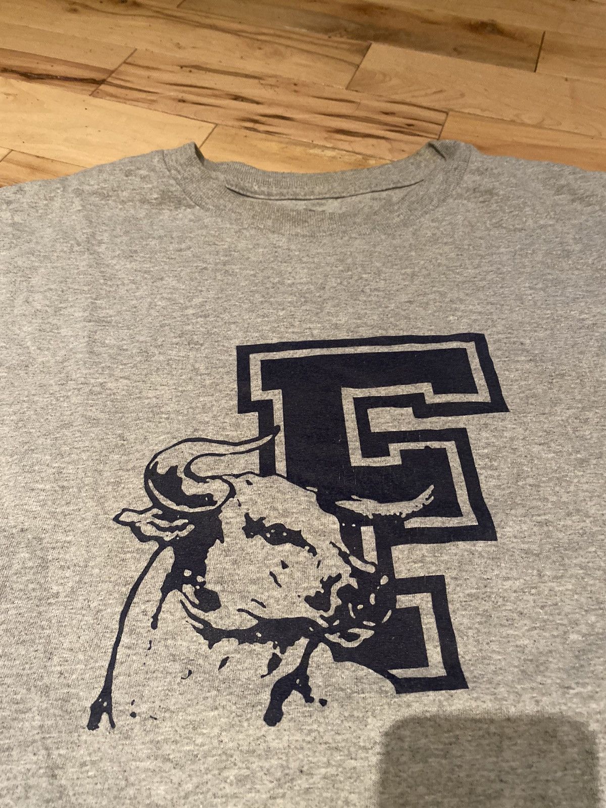Foulplay Company Heather Grey Purple Goat Ox College F Logo Tee XL Size US XL / EU 56 / 4 - 2 Thumbnail