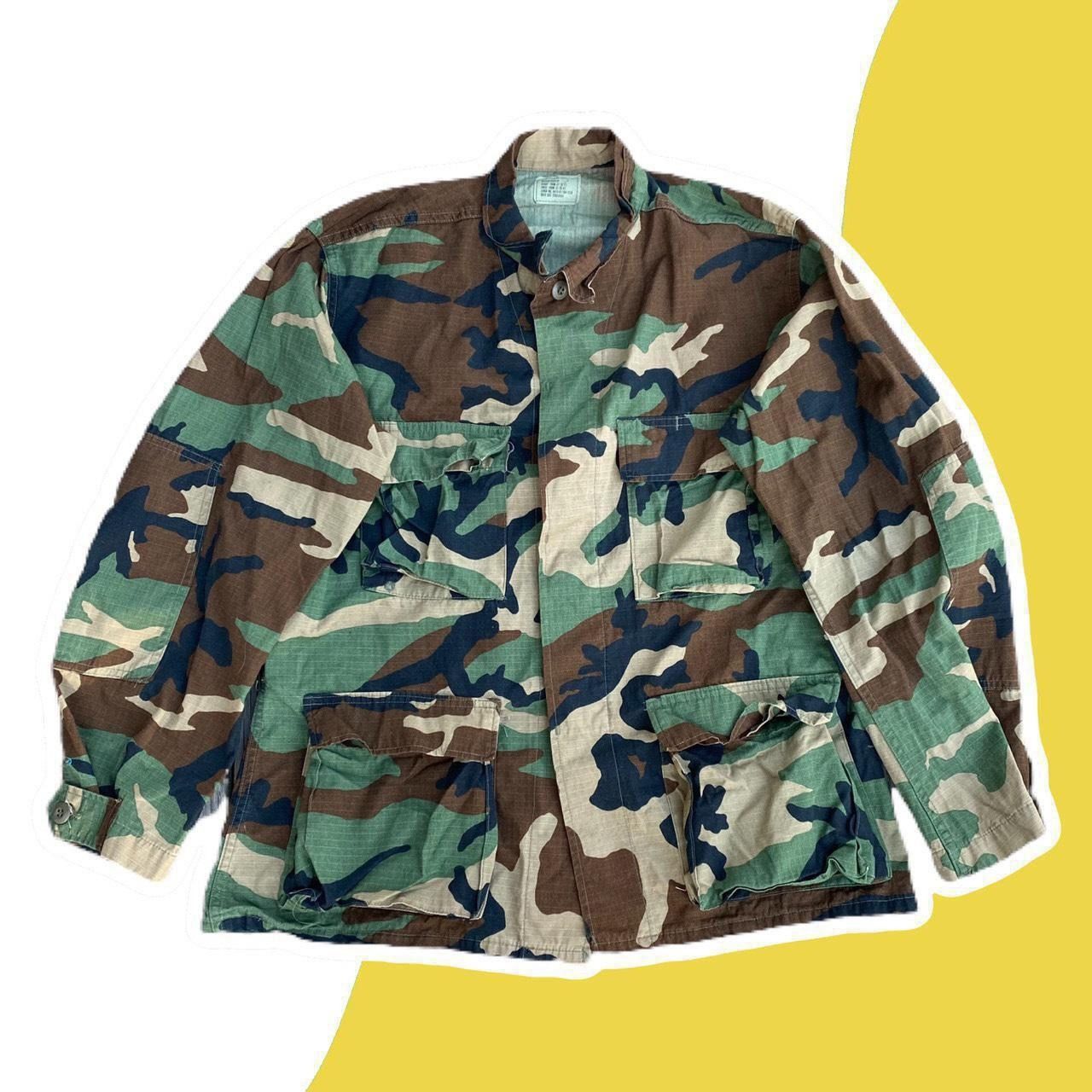 Vintage Vintage lightweight button up military issued camo jacket Size US M / EU 48-50 / 2 - 1 Thumbnail