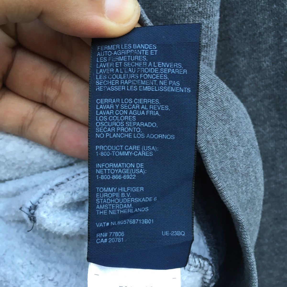 Designer × Tommy Hilfiger Tommy Hilfiger Spell Out Hoodie Sweatshirt Size US L / EU 52-54 / 3 - 7 Thumbnail
