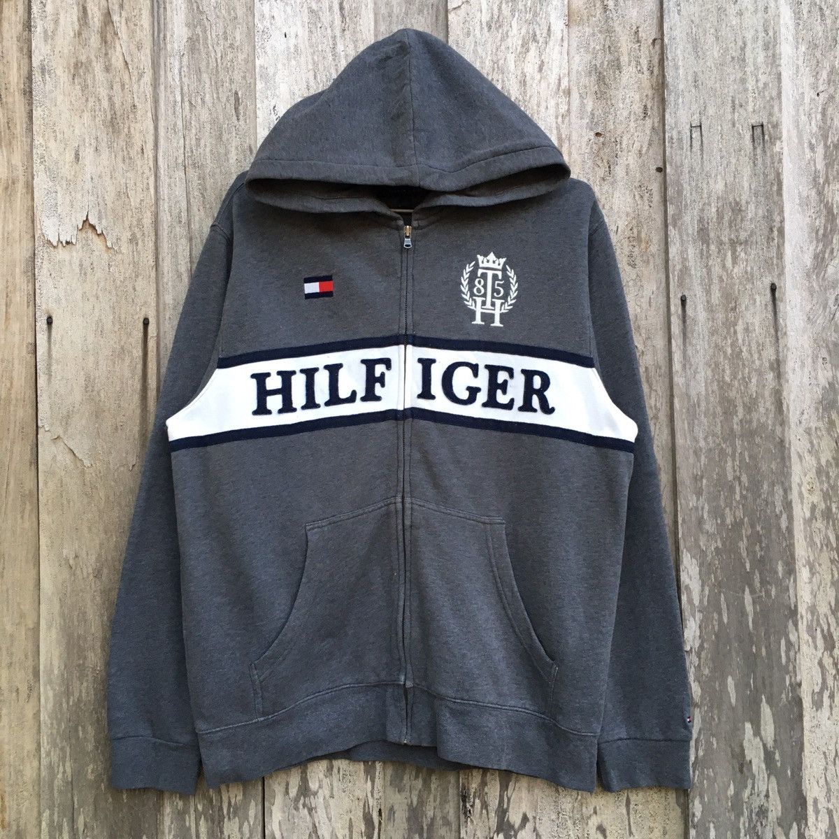 Designer × Tommy Hilfiger Tommy Hilfiger Spell Out Hoodie Sweatshirt Size US L / EU 52-54 / 3 - 1 Thumbnail