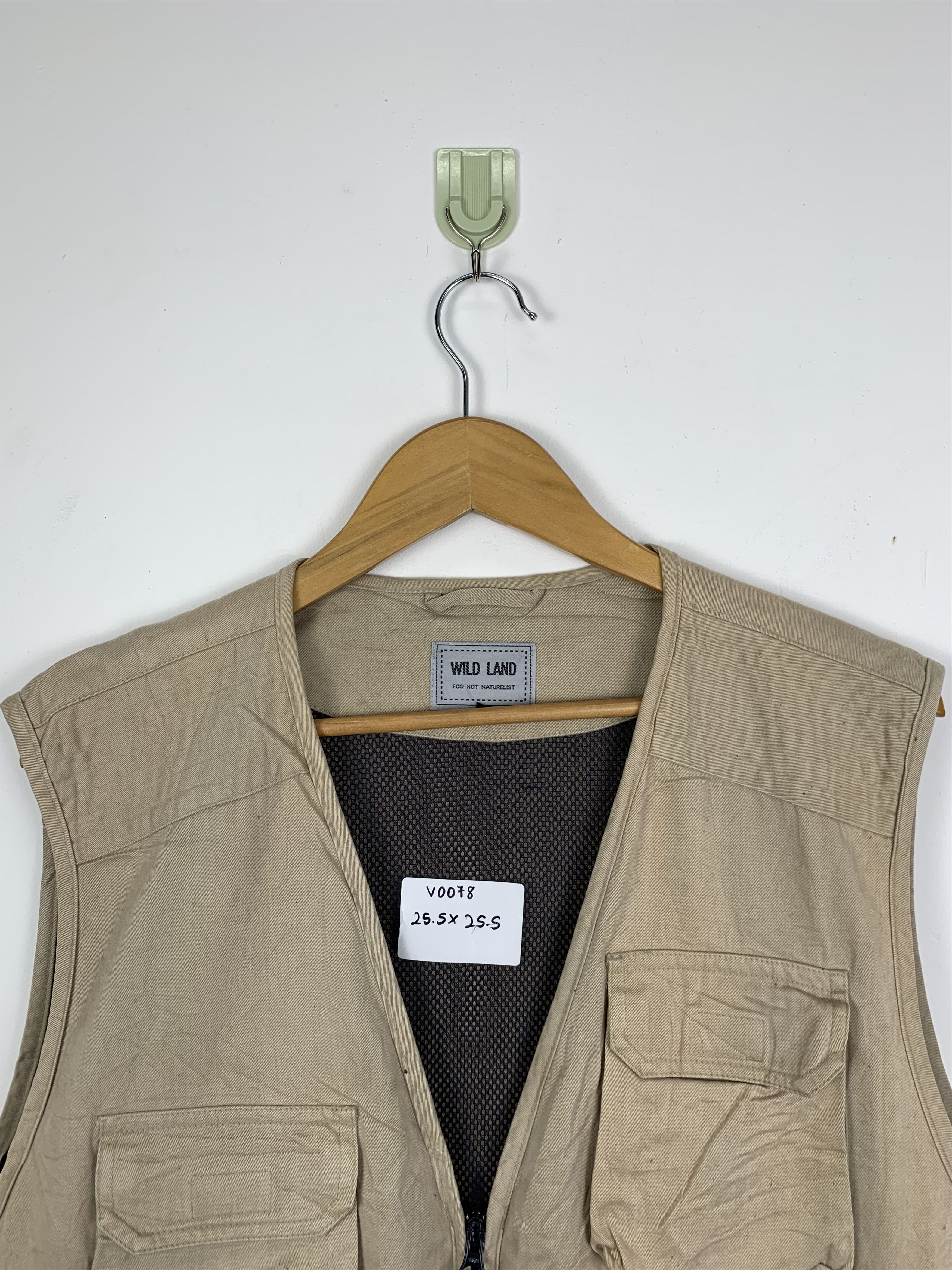 Japanese Brand Vintage WILD LAND Khaki Zip Multi Pocket vests Size US M / EU 48-50 / 2 - 2 Thumbnail